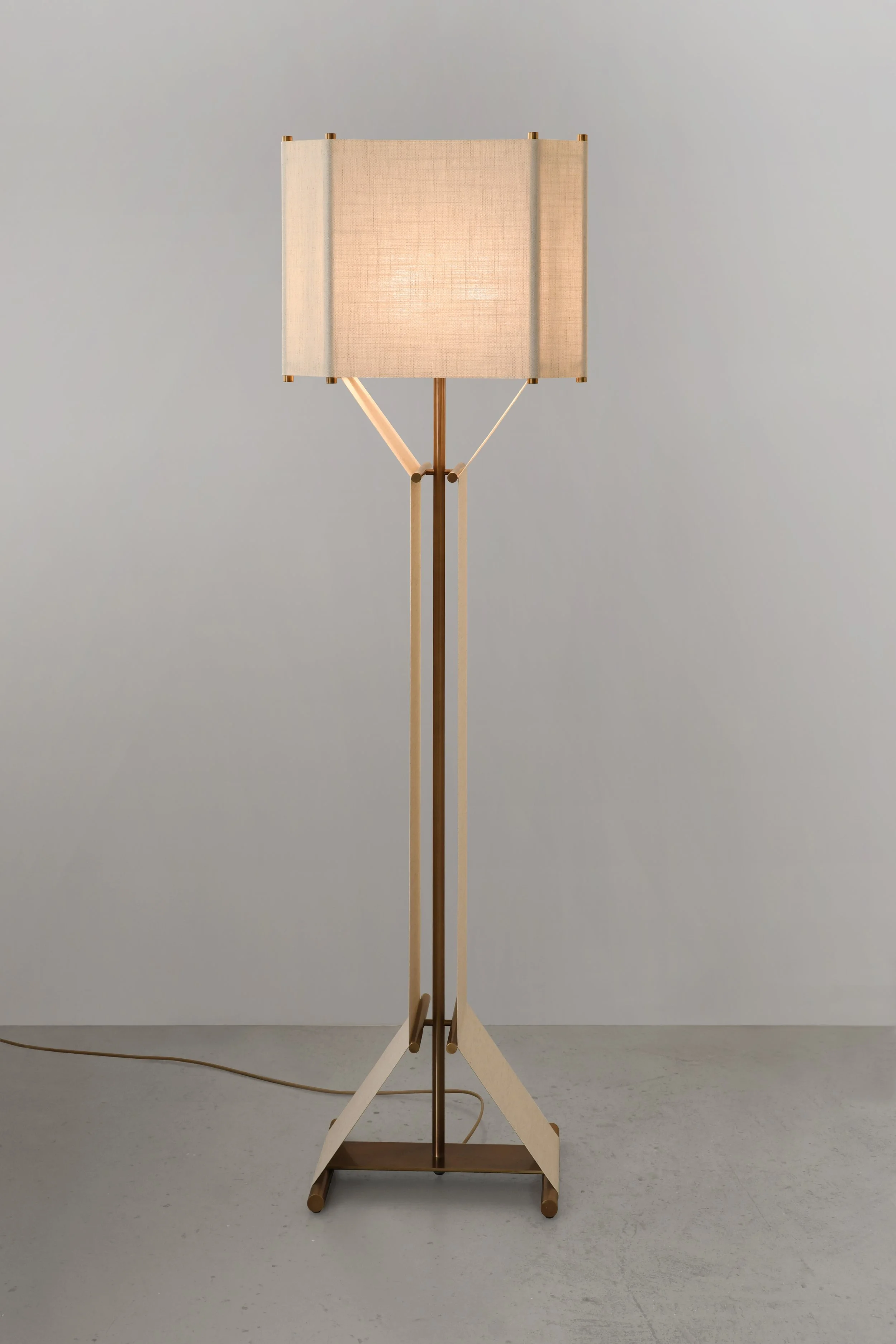 reising floor lamp 1(1).jpg