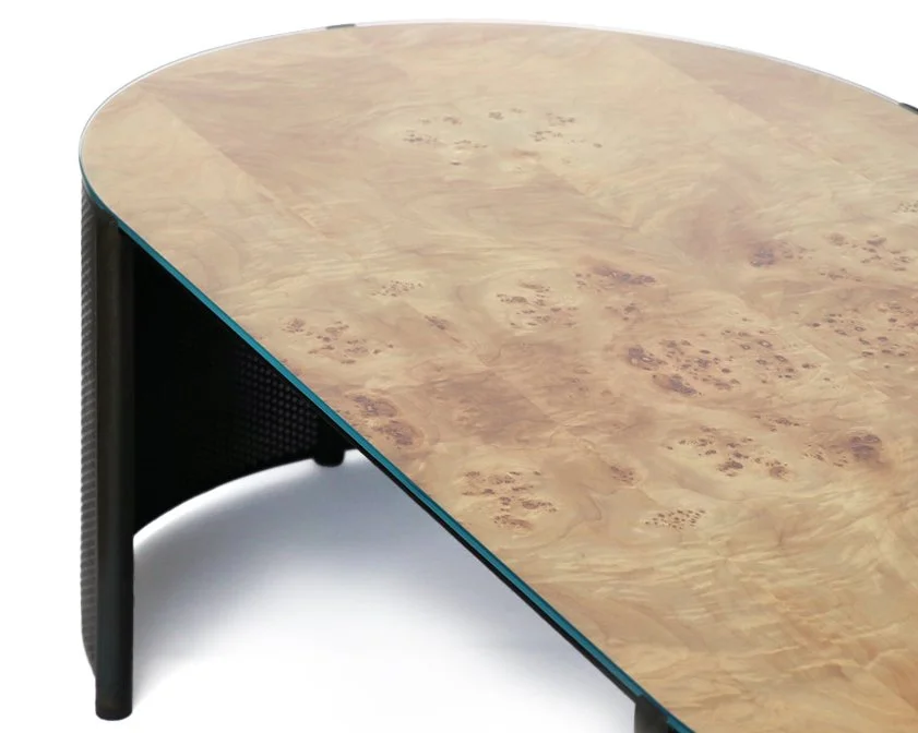Linet table detail 1(1).jpg