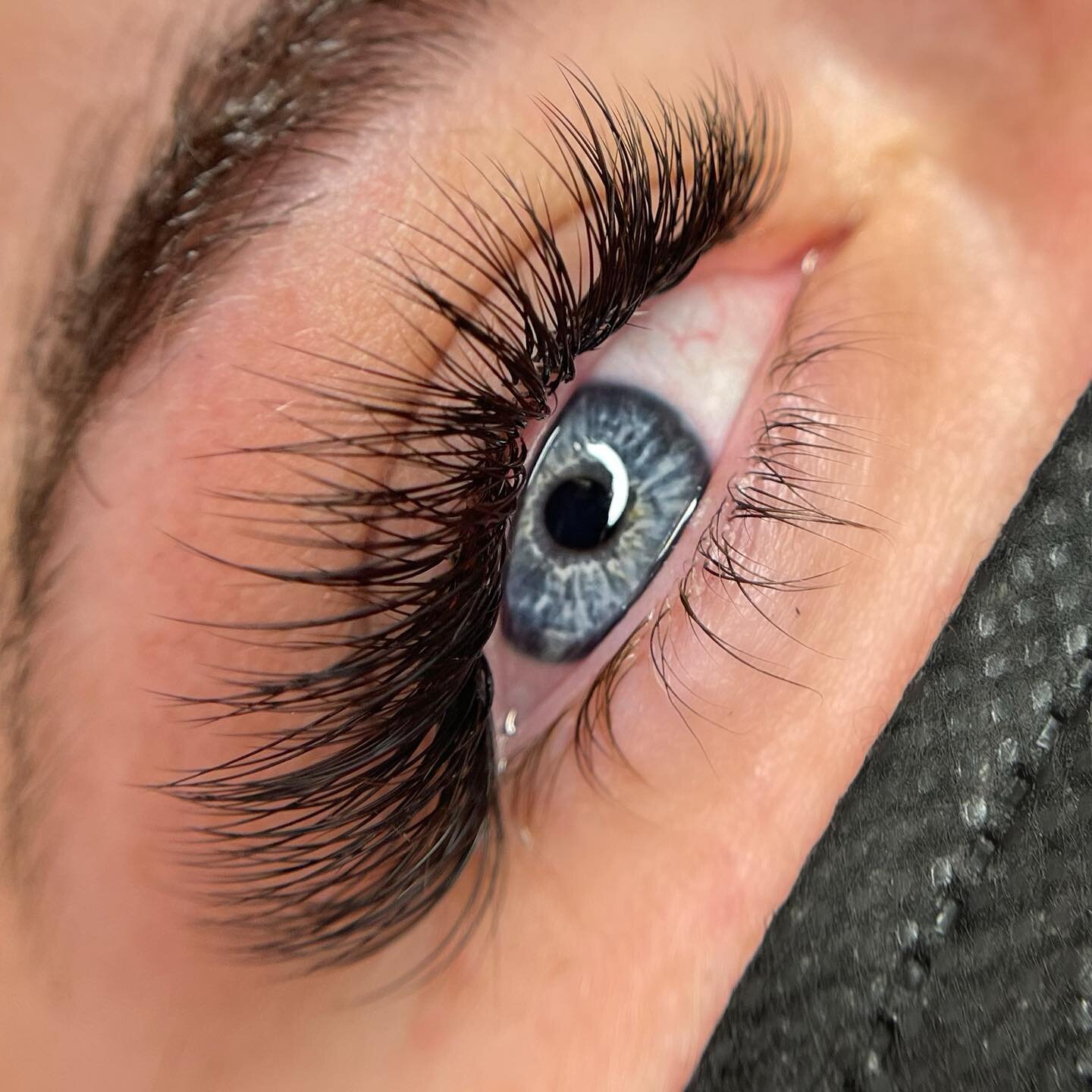 Classic C Curl 🖤
&bull;
&bull;
&bull;
&bull;

#Charlotte #Belmont #MountHolly #Gastonia #Lashes #Lash #LashArtist #Esthetics #Esthetician #Beautiful #Beauty #MakeUp #Glam #GirlGang #BossBabe #Babe #Fluffy #Volume #Classic #704 #NorthCarolina #Flawle
