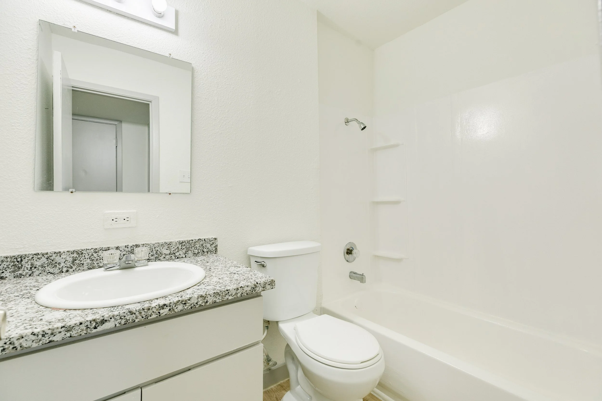 Lantana Apartments Bay City, TX PHOTOS — Lantana Apartments