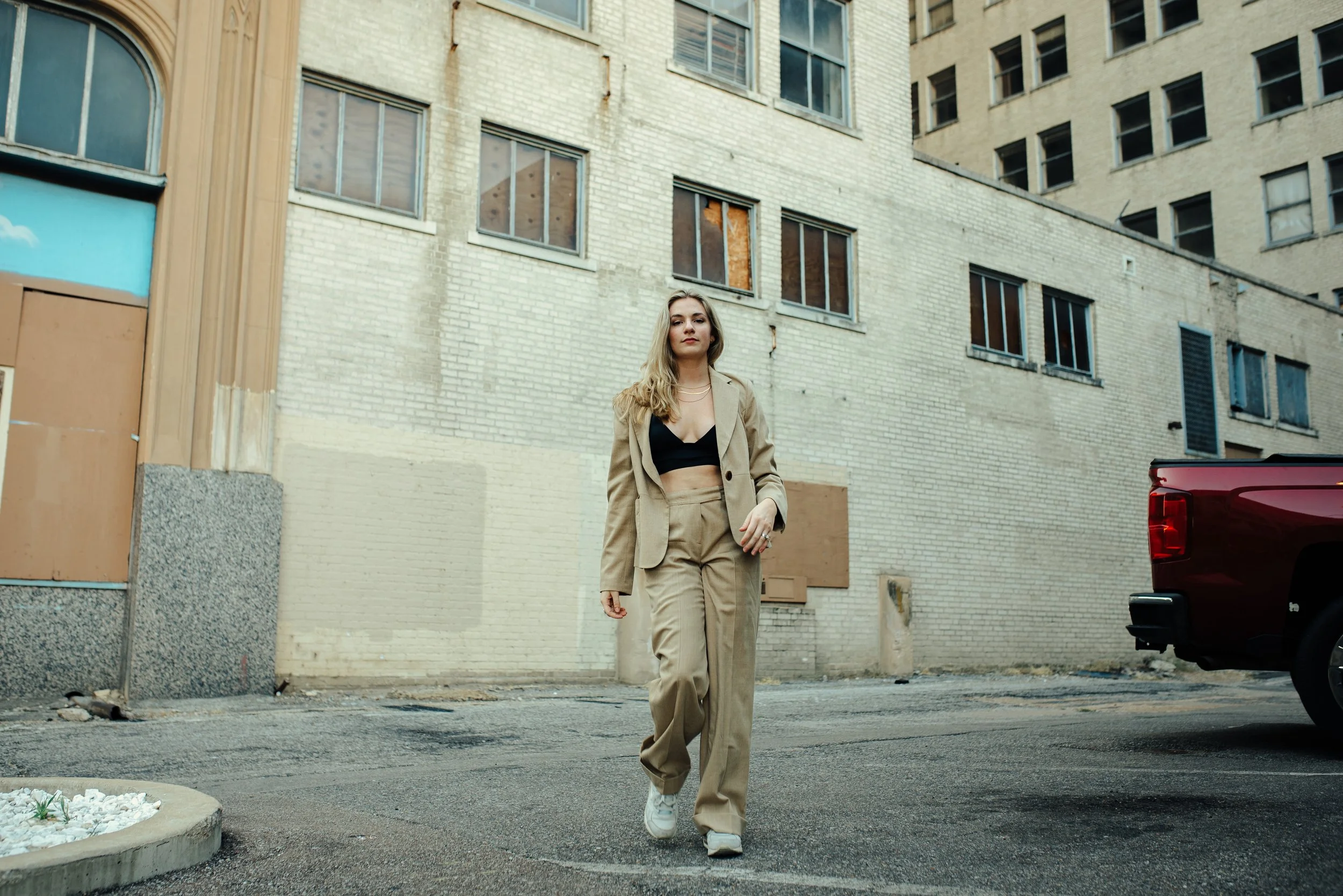artist portraits for New York City singer Amelia Beckham in downtown memphis tennessee by the sterick building