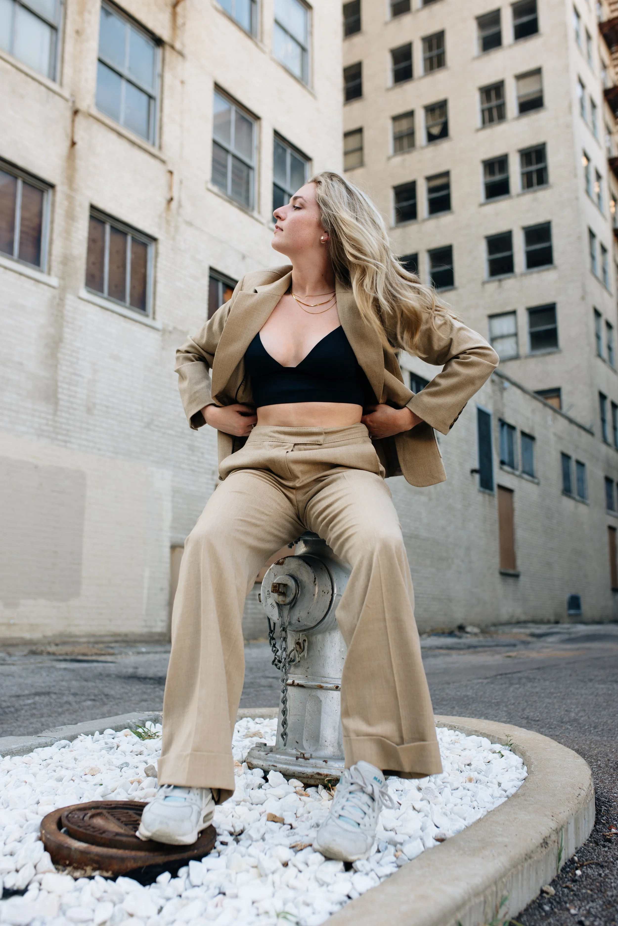 artist portraits for New York City singer Amelia Beckham in downtown memphis tennessee by the sterick building