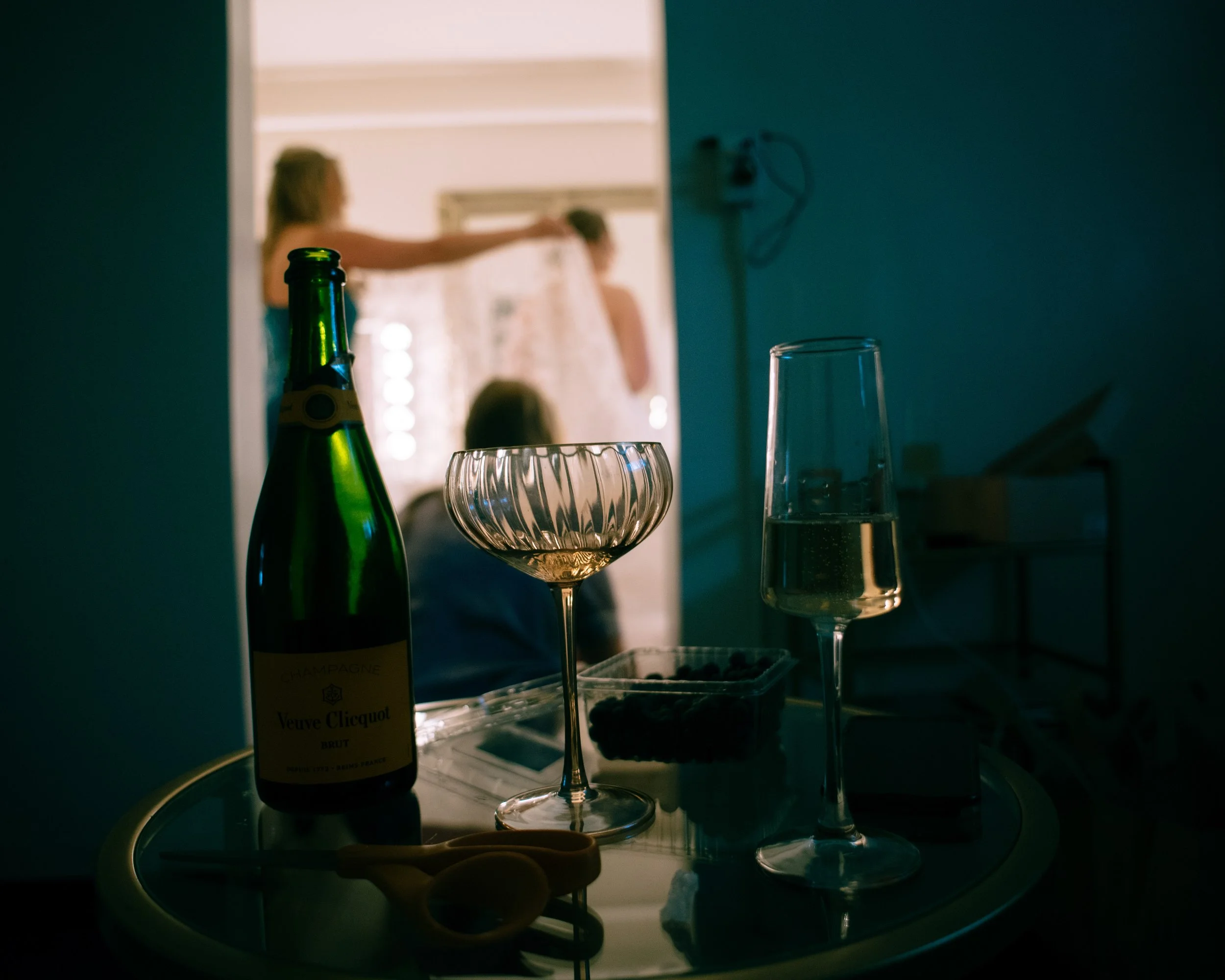 intimate villa ivy wedding in bakersfield california by california documentary wedding photographer ally perkins-18.jpg