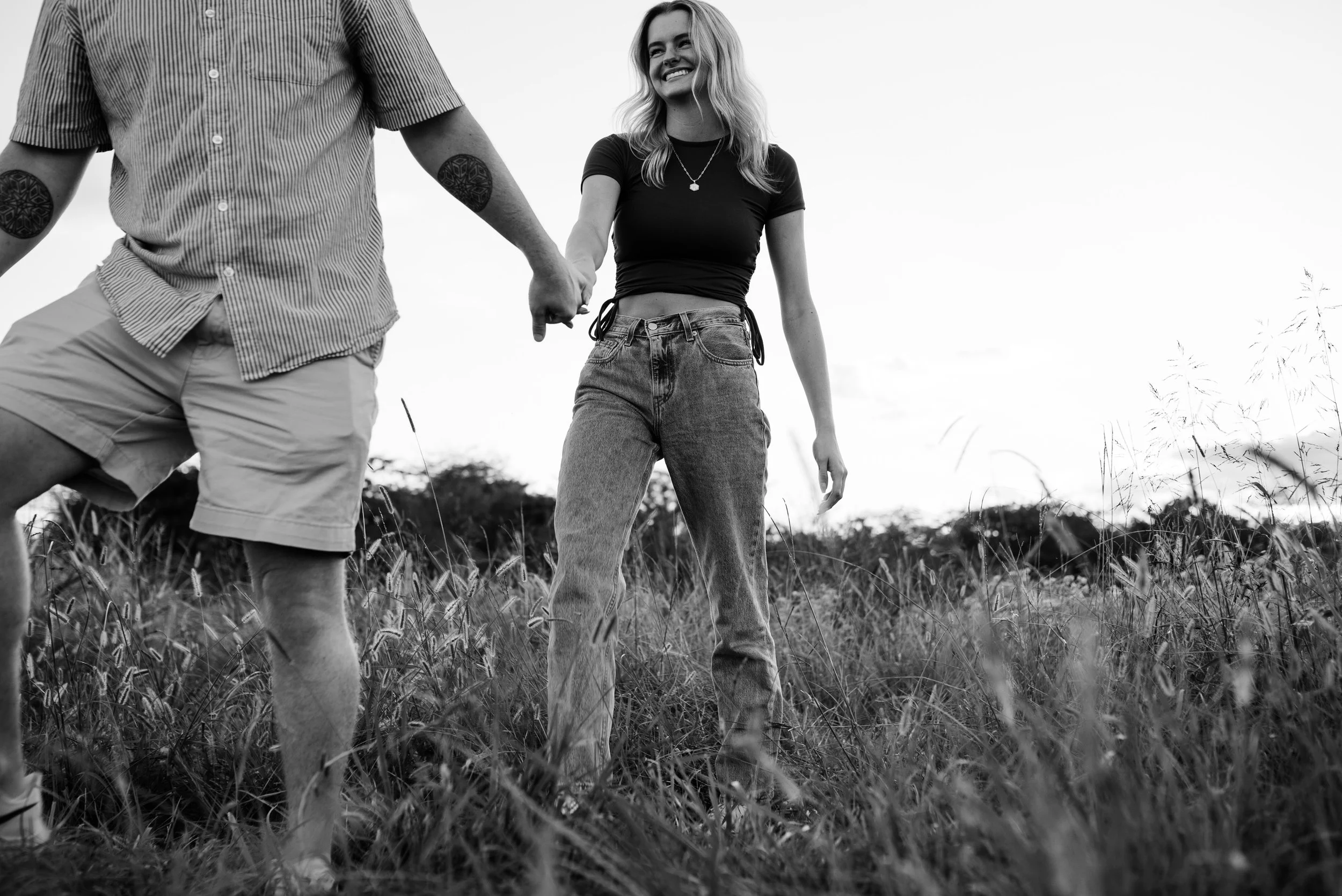 black and white engagement photos