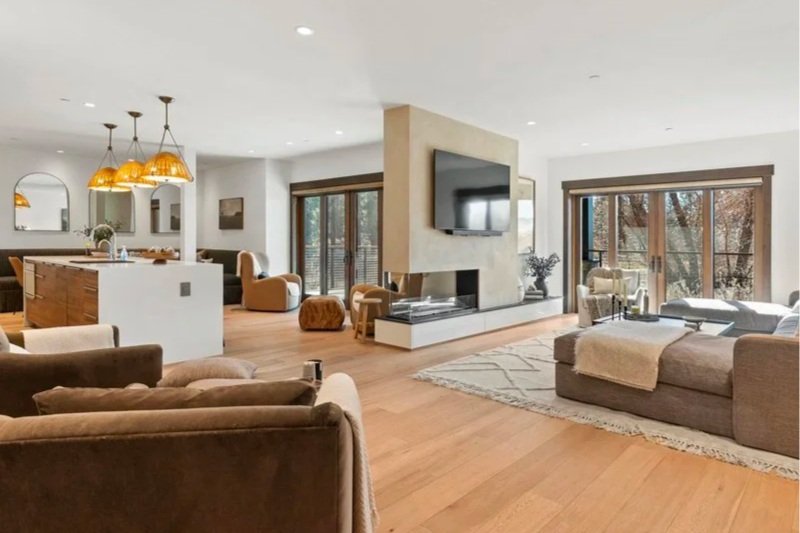 Kitchen, dining and living areas