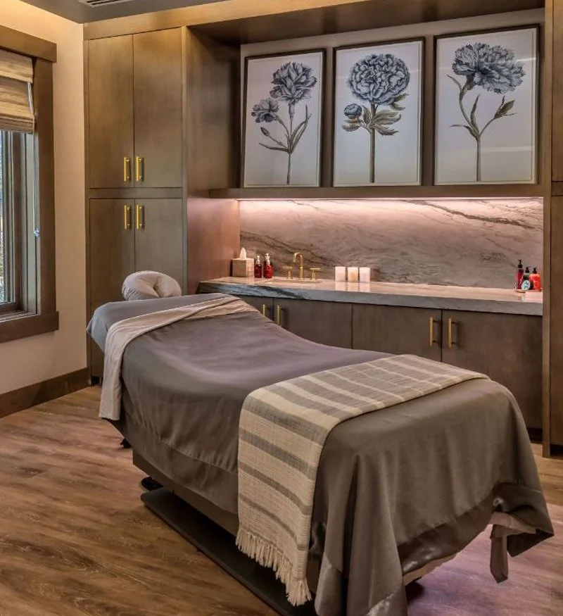TBC_Photo_Lifestyle_Spa bed_web.jpg