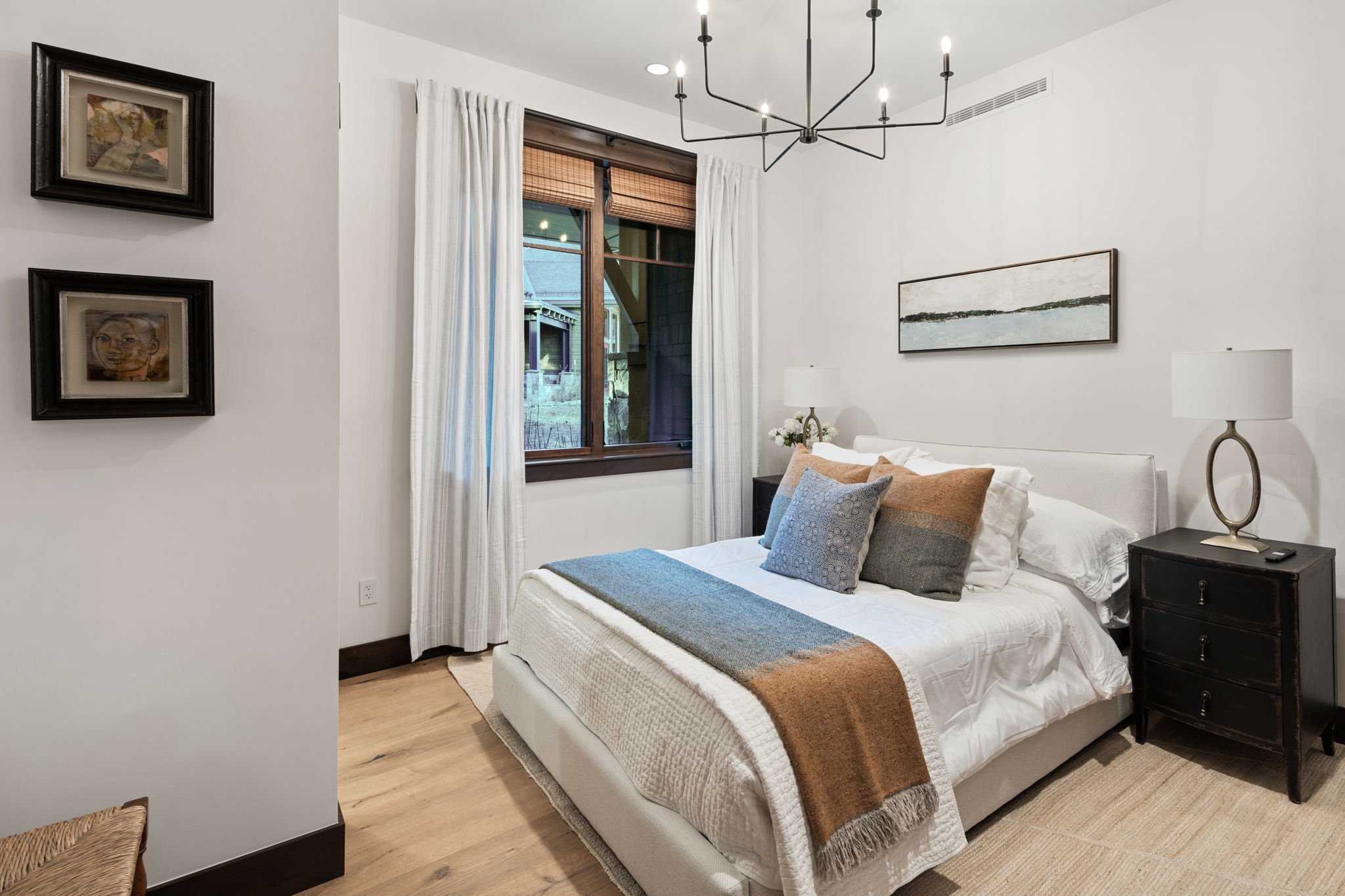 Bright and modern bedroom with ensuite bathroom
