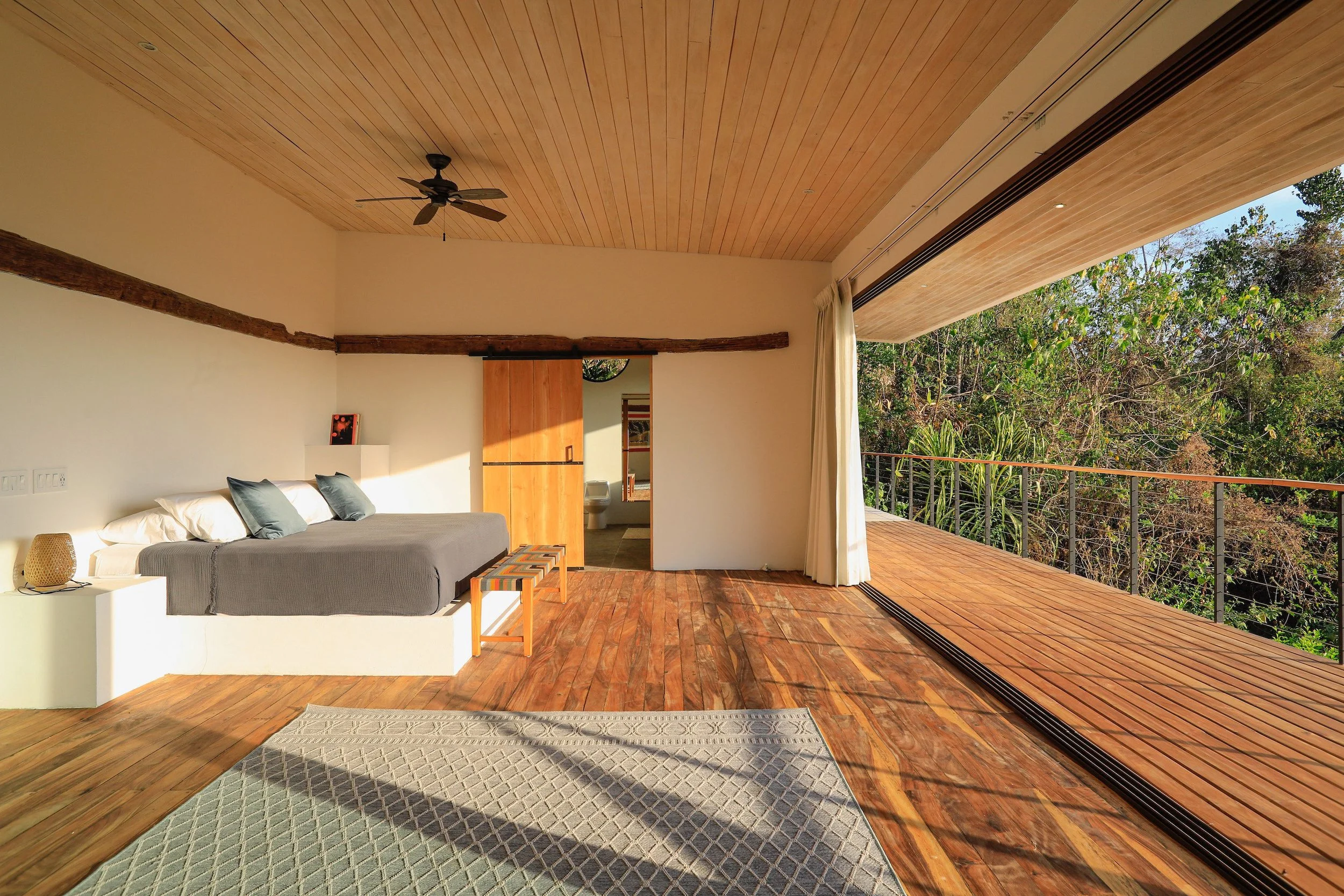 Creating non-toxic, eco-friendly homes: sanctuaries for you and the planet.