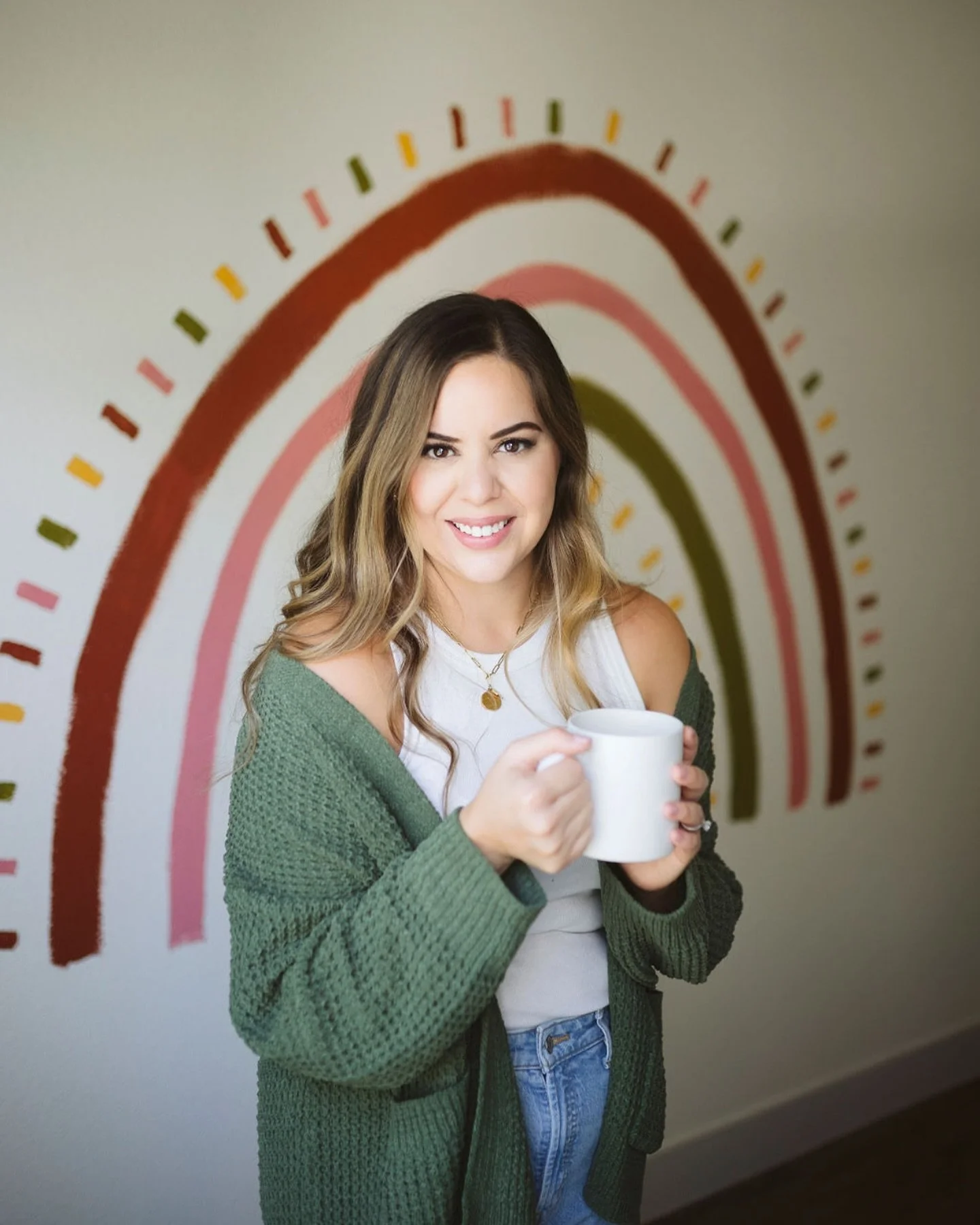 Hola!

I&rsquo;m Christi, Founder &amp; CEO of @allthesmallthingstx 
I started this business after wearing many hats. I&rsquo;ve worked with families and children for almost 15 years. 

When I had my son I realized there was a huge gap in the help av