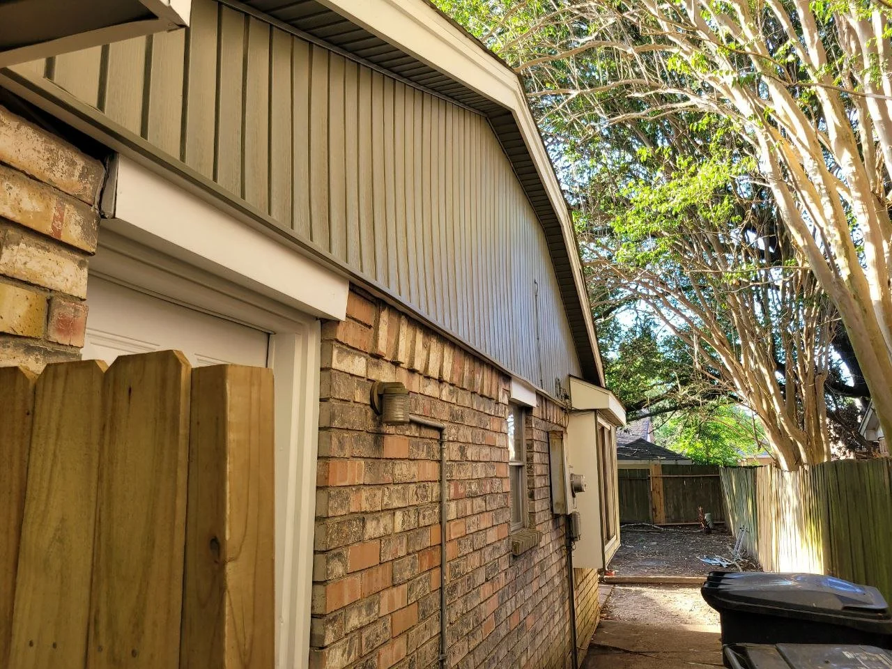 How to Tell If Paint Is Oil-Based or Latex (Without Guessing)