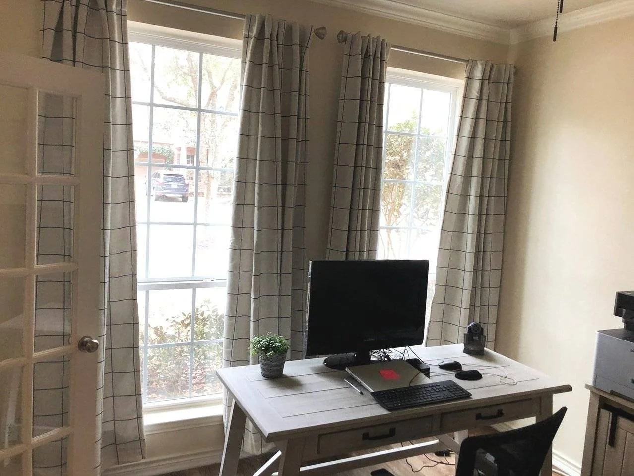 Freshly painted office interior in Richmond, Texas with clean professional finish.