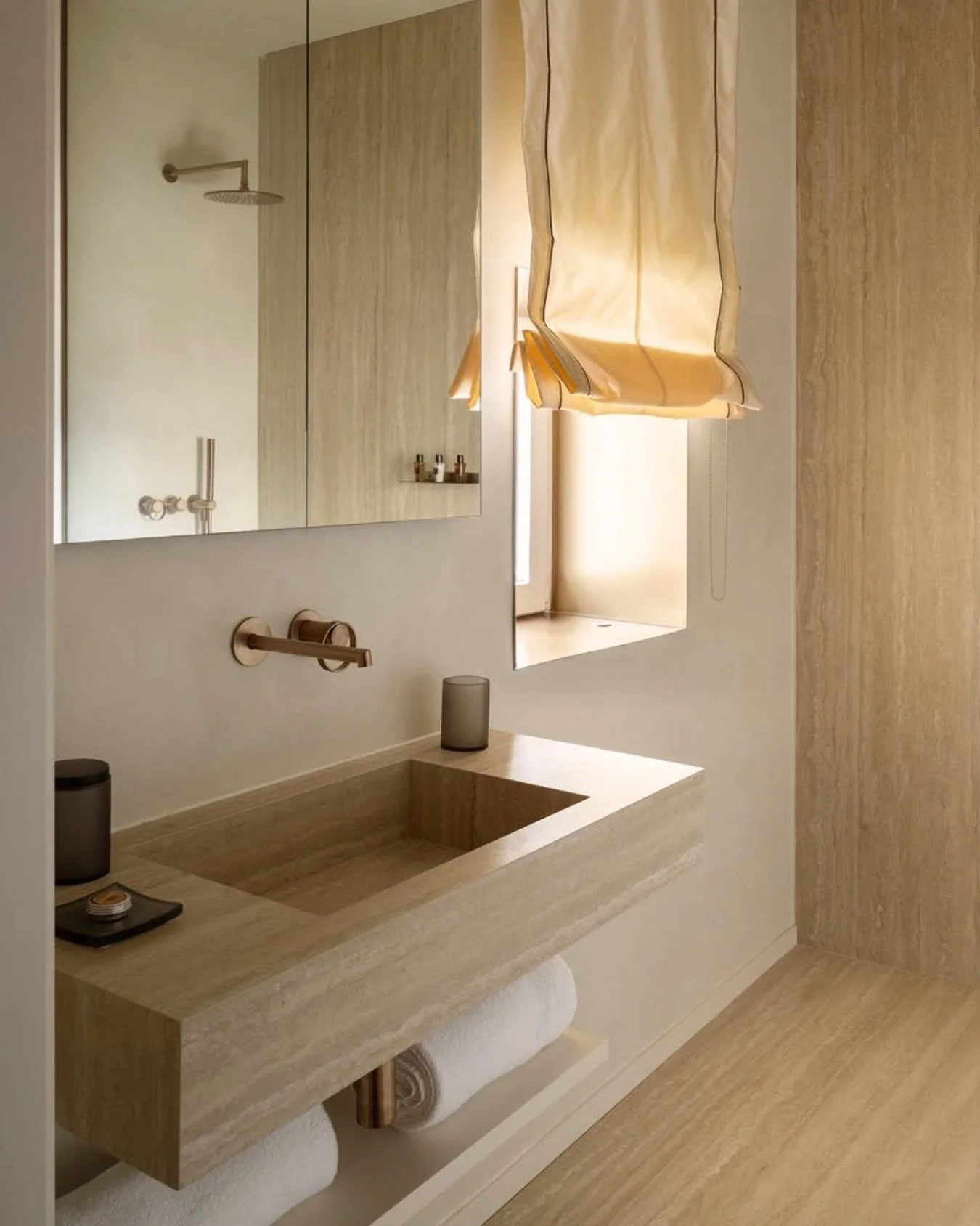 Where precision, materiality, and quiet elegance come together to elevate everyday rituals.

Featuring the Anello collection in Gold Brush finish by @gessi_official.

#EightyTwo
#slowliving
#luxurylifestyle
#dailyrituals
#interior