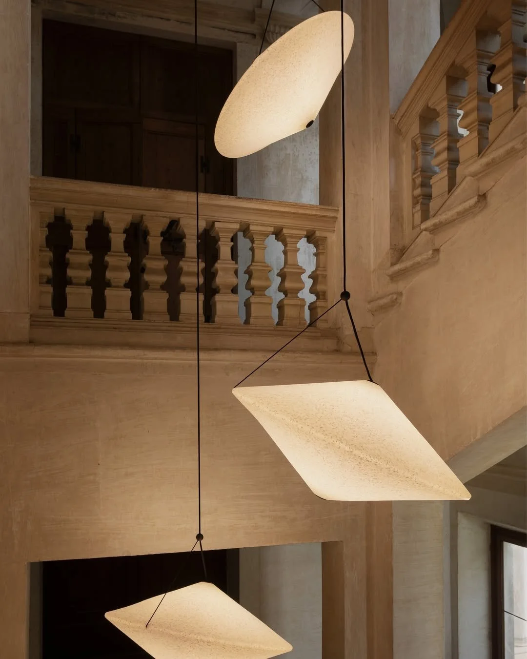 Suspended like quiet sculptures, while textured forms soften the weight of the stone.

@xtradesigns 

#miniforms
#xtradesigns
#interiordesign
#luxuryhomes
#refinedlivingspaces