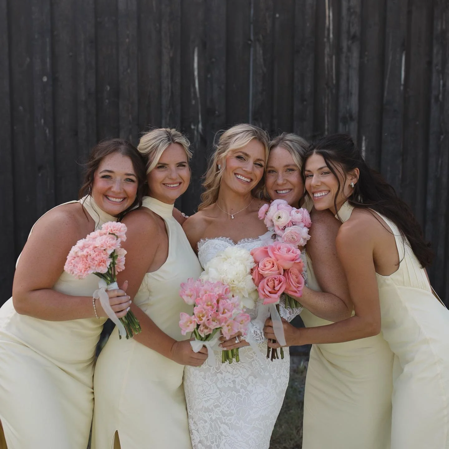 When you want a cohesive look and decide on a monochromatic floral design for your bridal bouquets. Also, who doesn&rsquo;t love a spring color palette for ceremony flowers and centerpieces. 
🌷🌸🤍🍑 🍀🌼

Florals: @primrose_views 
Event Coordinator
