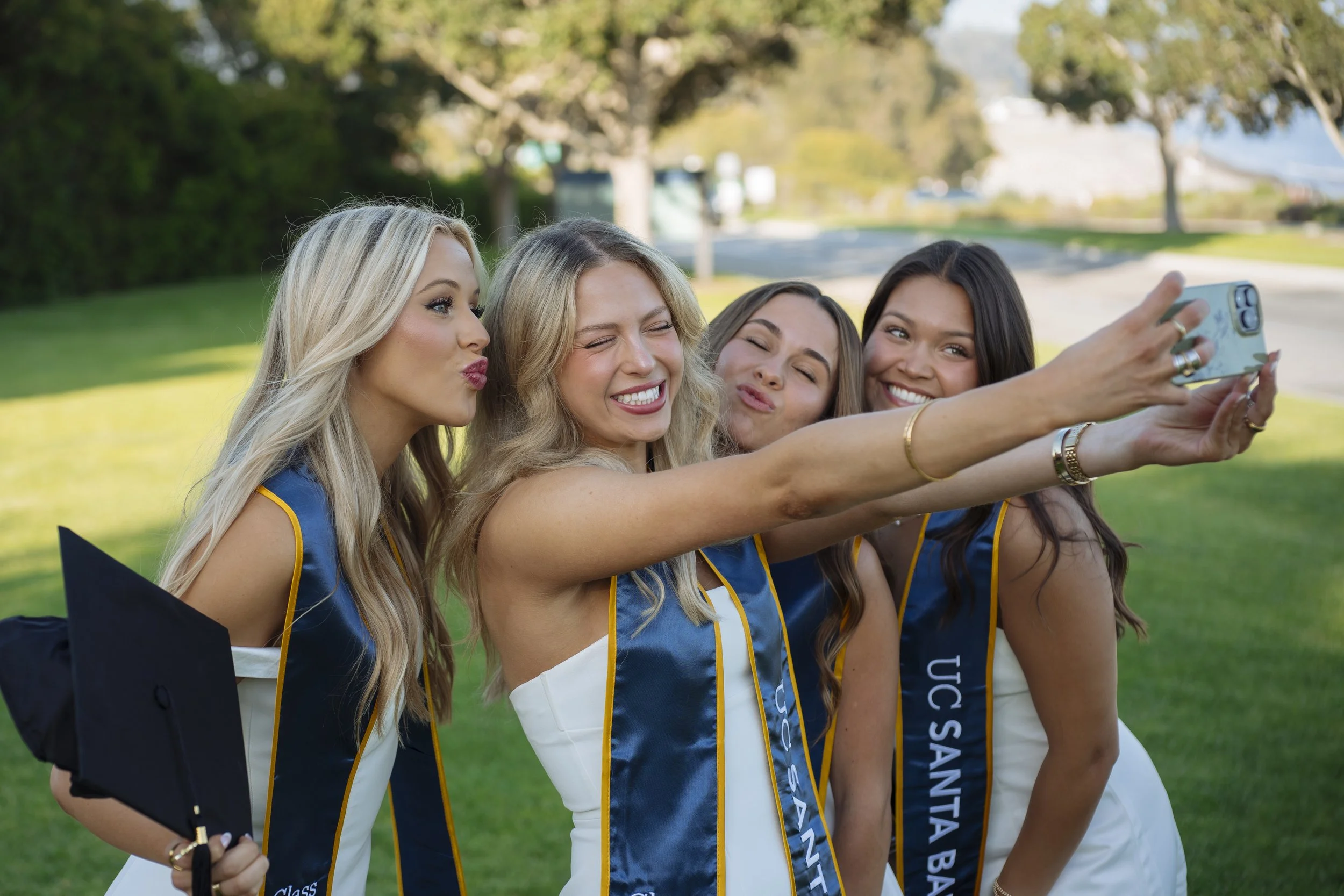 Betsy M. Group UCSB 2025-33.jpg