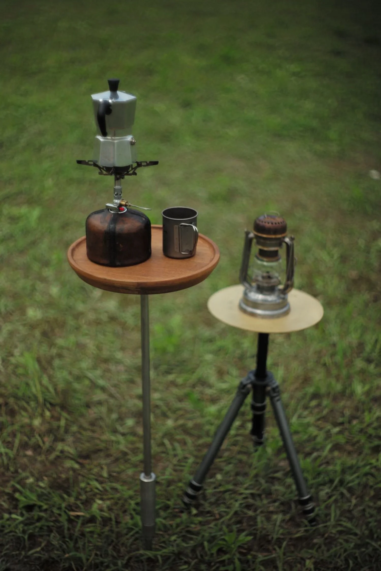 Tripod Table Wood — Gogogo