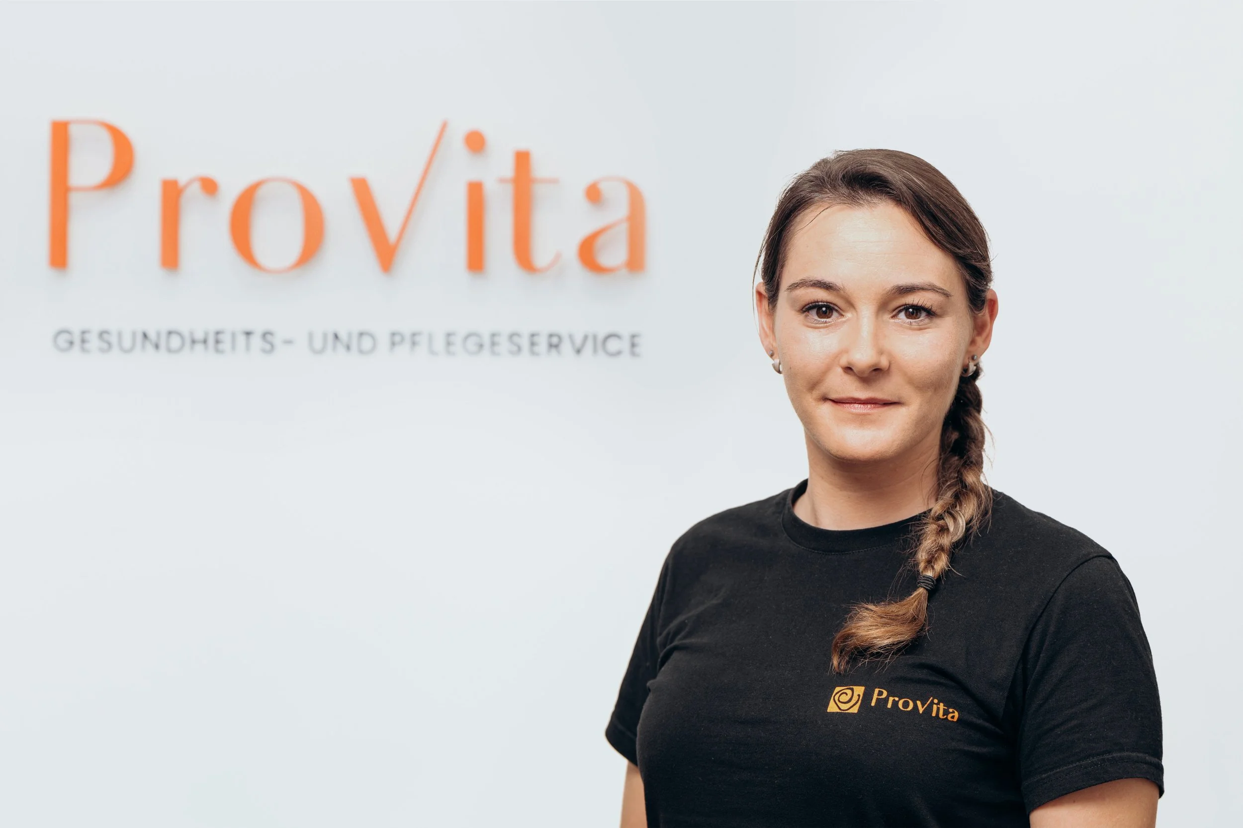 Jessika Söhnel+h.jpg