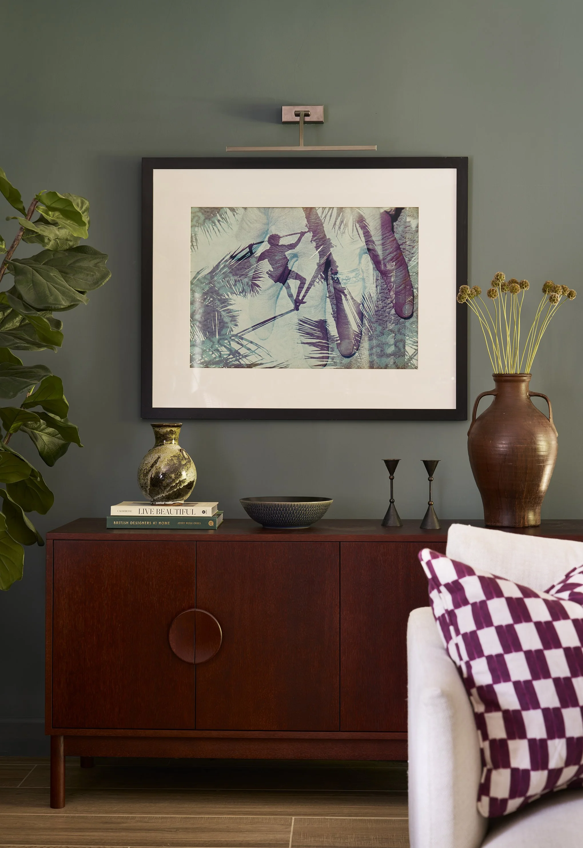 Contemporary details