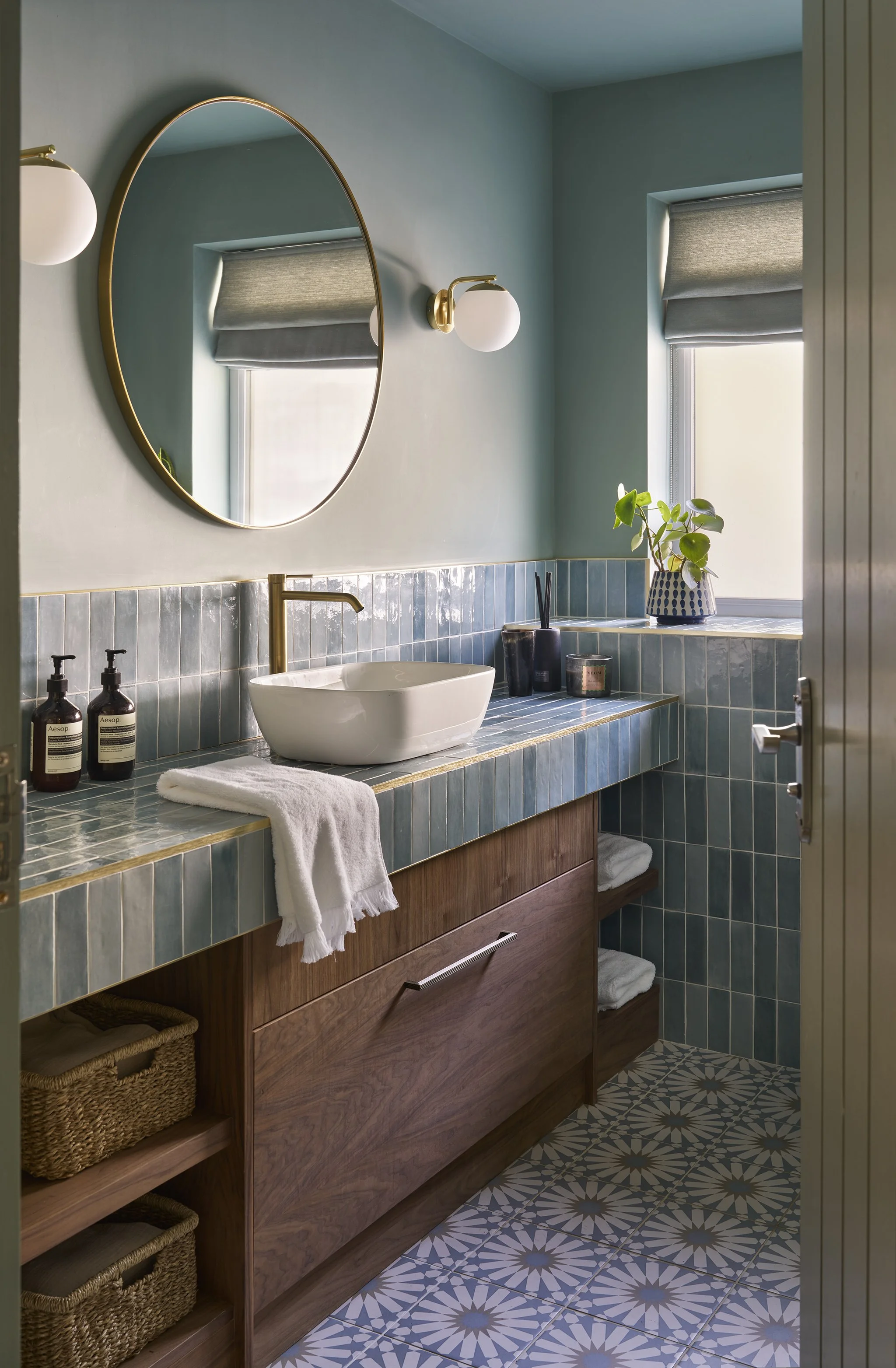 Bespoke vanity unit