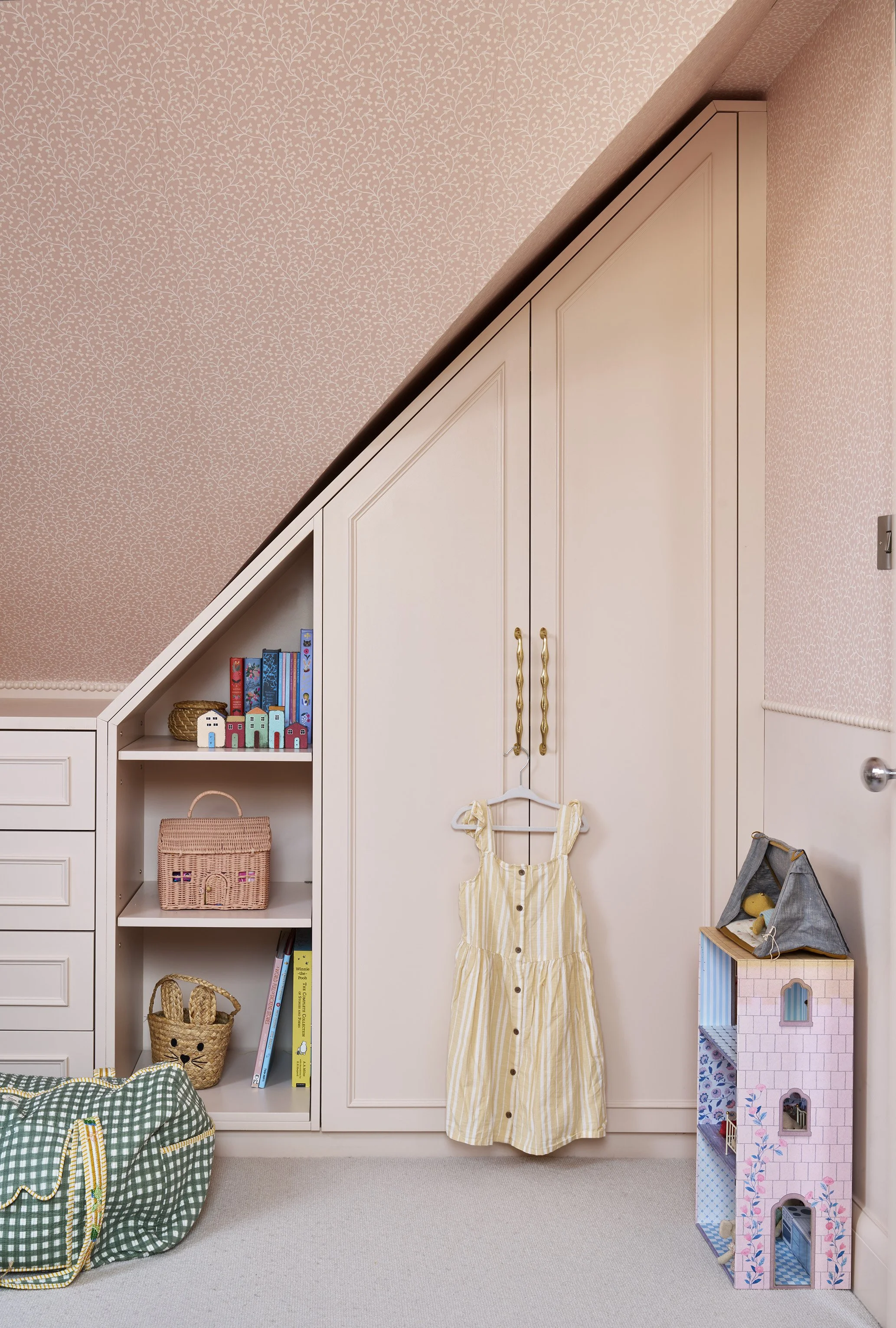 Bespoke joinery design girls bedroom
