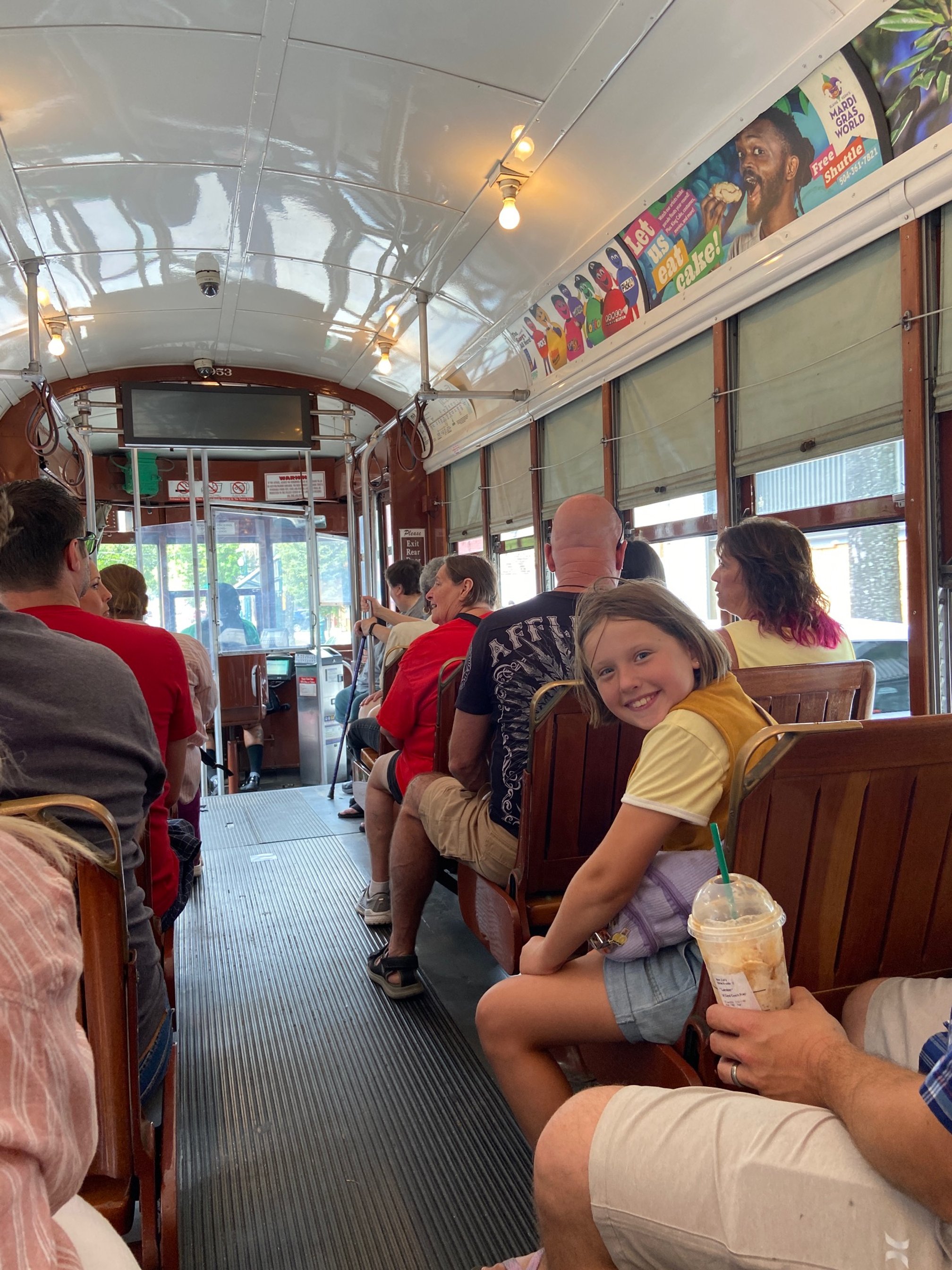 best-things-to-do-in-new-orleans-with-kids-streetcar-1.jpeg