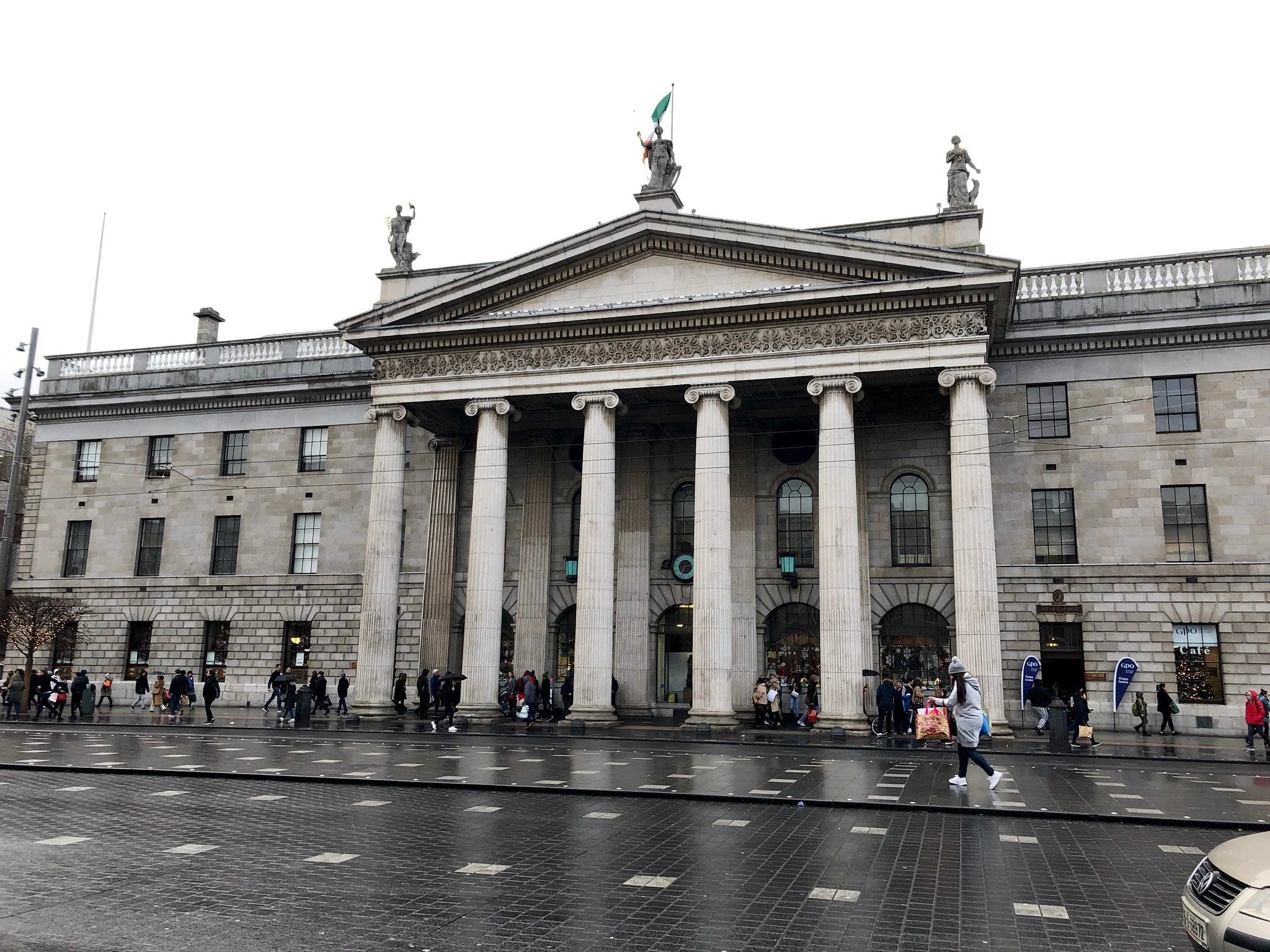 Exterior of the General Post Office with large columns and stonework