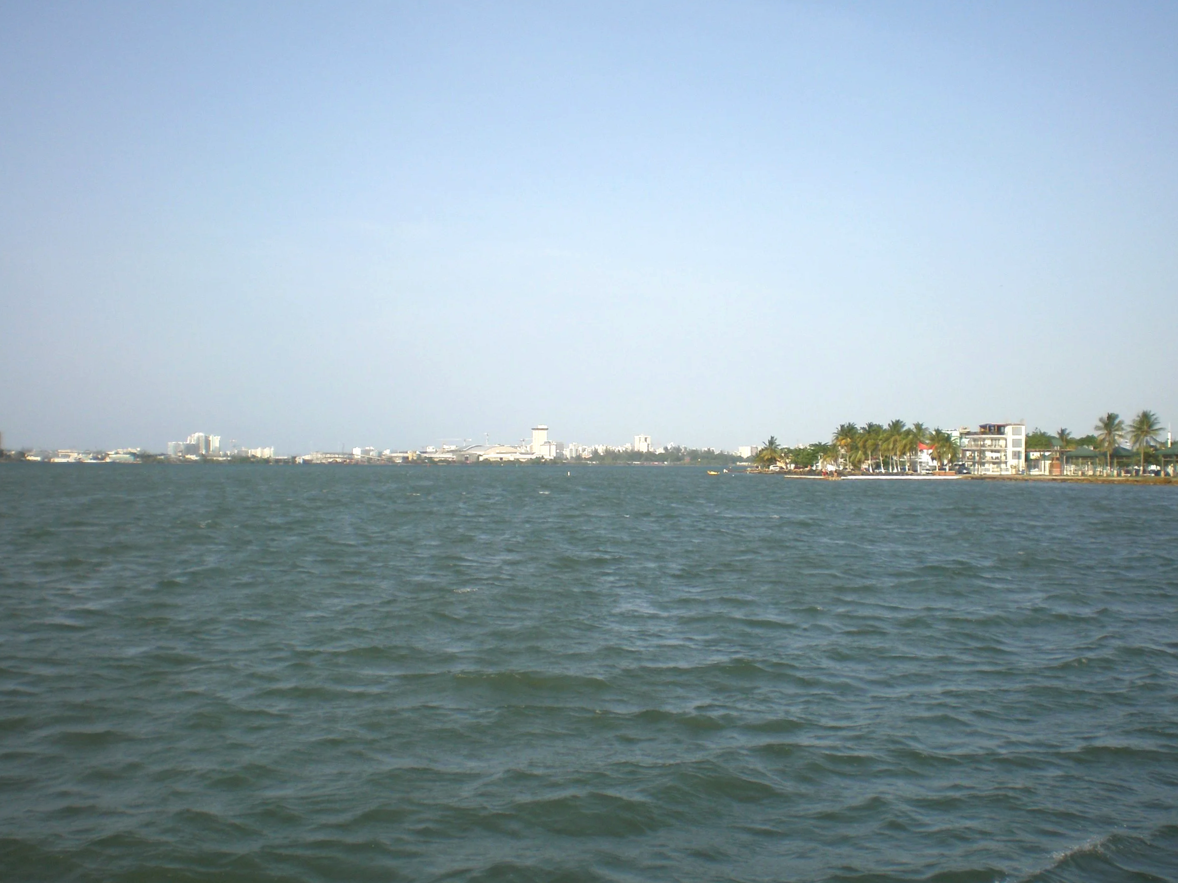 Houses along the shores of the San Juan Bay