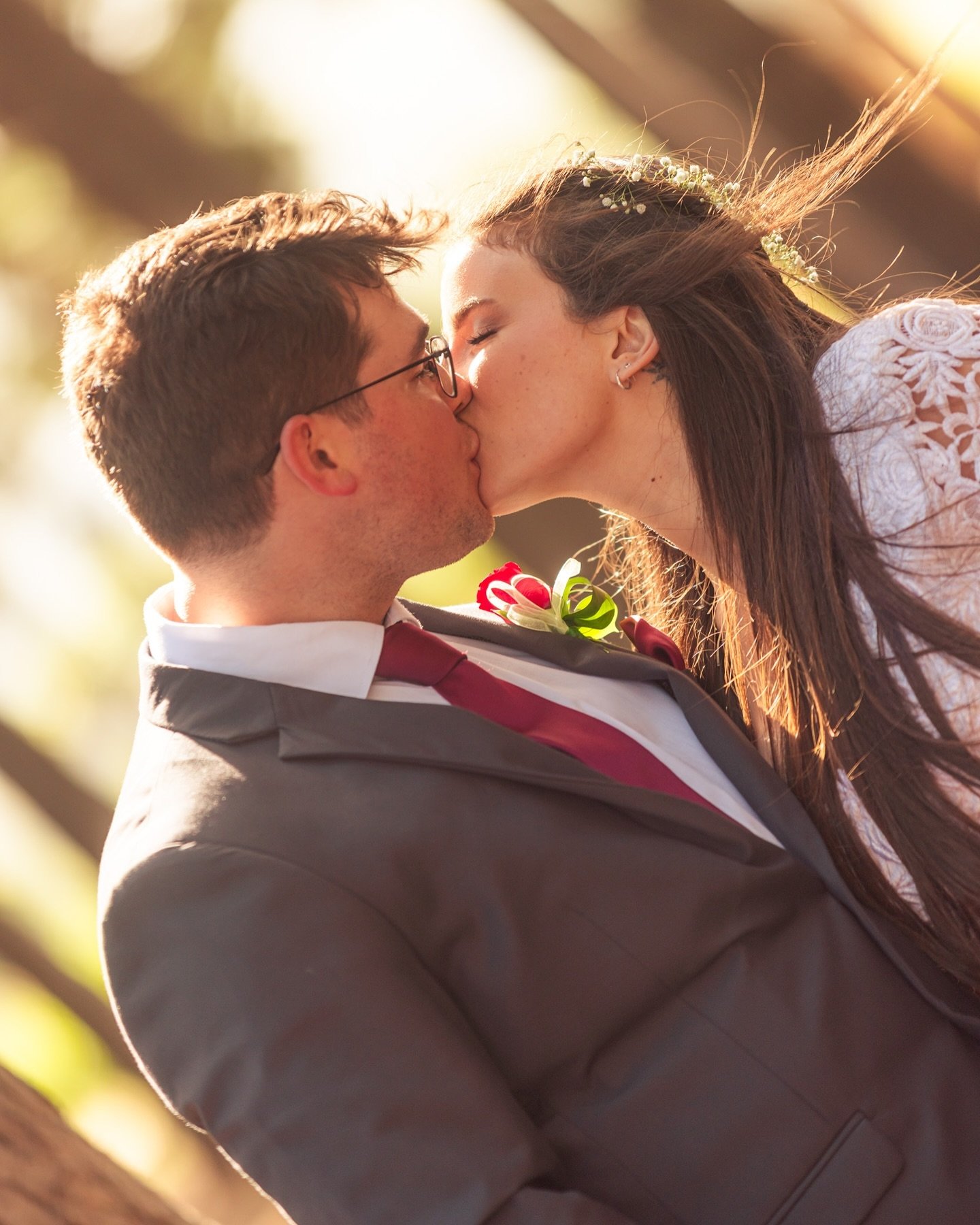 Wedding photos done in Tokai forest with @adrianebarnett_ 
.
.
.
#canon #canonR5 #wedding #photography #photoshop  #stylish #goldenhour #model #instagood #lightroom #motivation #portrait #weddingphotography #marred #style #beautiful #nature #love #ki