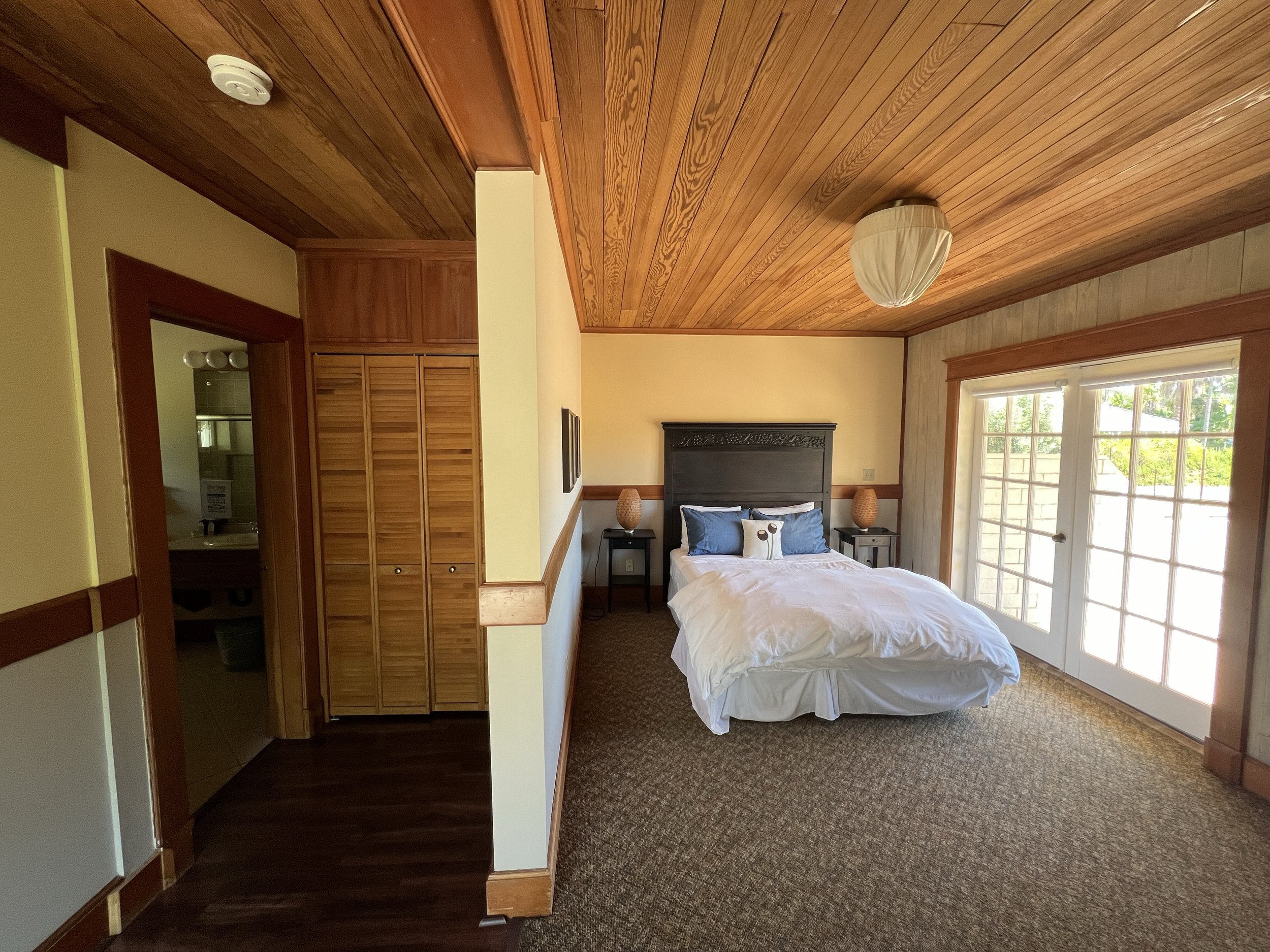 BarnRoom2.JPG