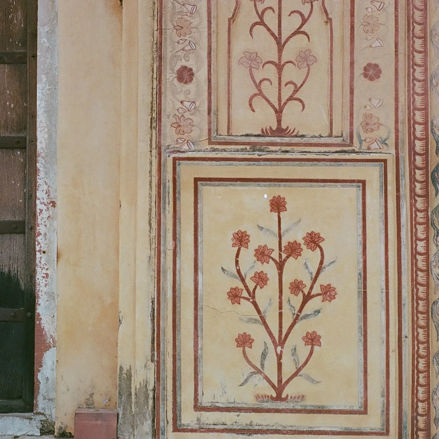 Rajasthan in textiles &amp; textures