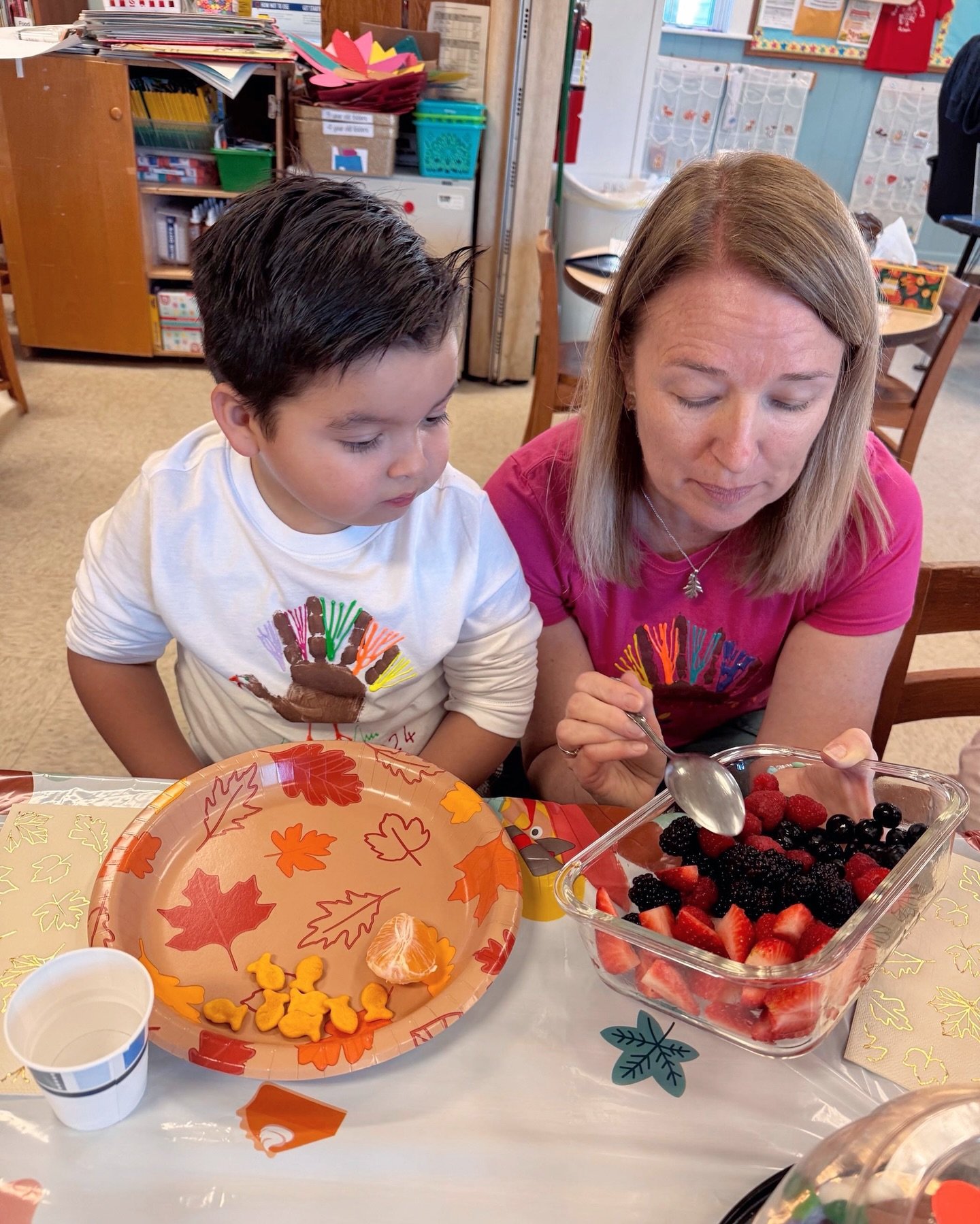 Celebrating gratitude and friendship with a festive Thanksgiving lunch at preschool