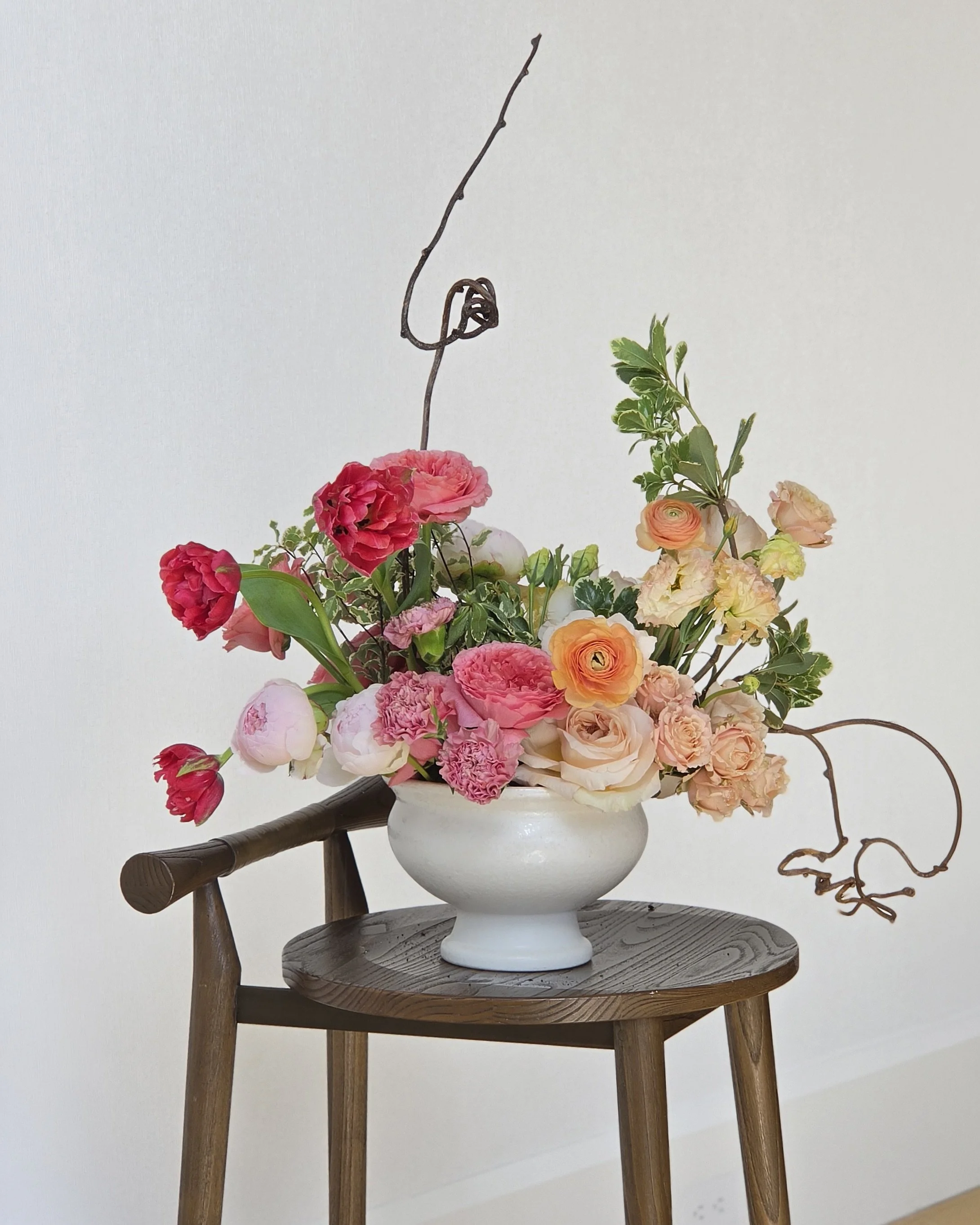 Shavuos - Luxury Arrangement in a Vessel — Vibrant