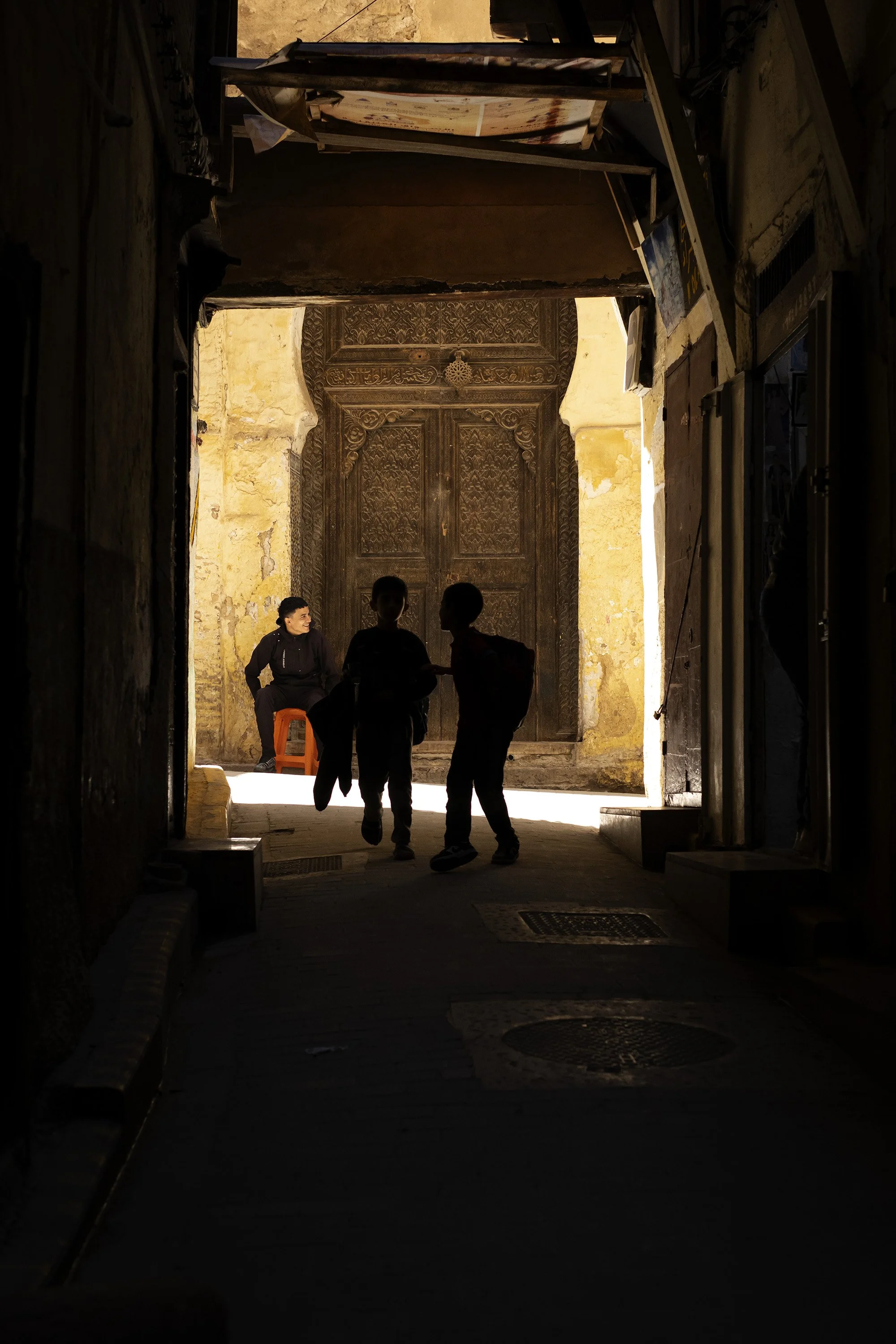 Série photo de Maria Eugenia Arbañil à Fès au Maroc durant un stage photo entre street et photographie documentaire, organisé par Préludes Photo