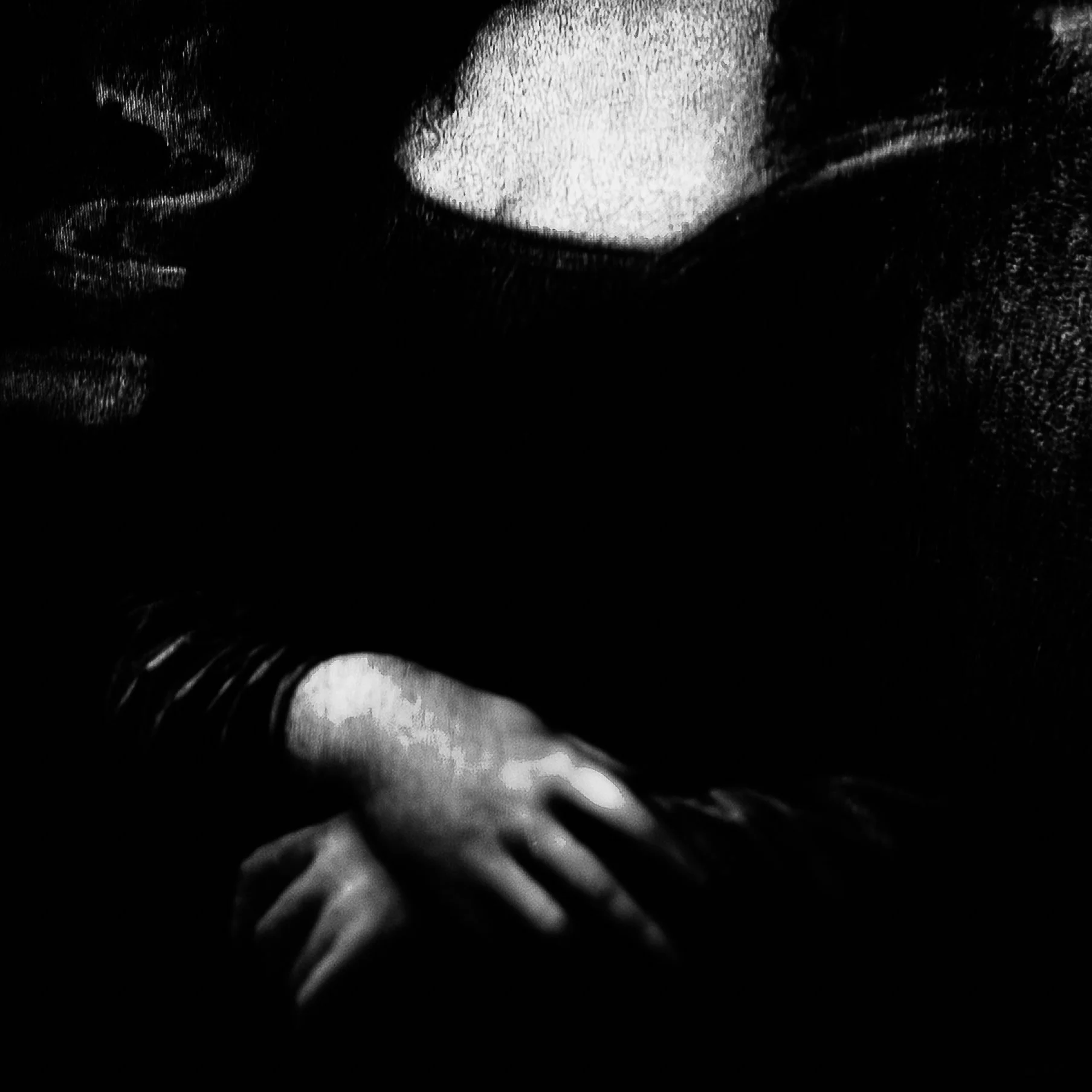 Loin des clichés touristiques, ce projet noir et blanc révèle la réalité intime et les contrastes de la capitale. Photographie issue de la série "Paris : Fragments intimes" de Claire Mornet, développée dans le cadre du mentorat photo en ligne de Prél