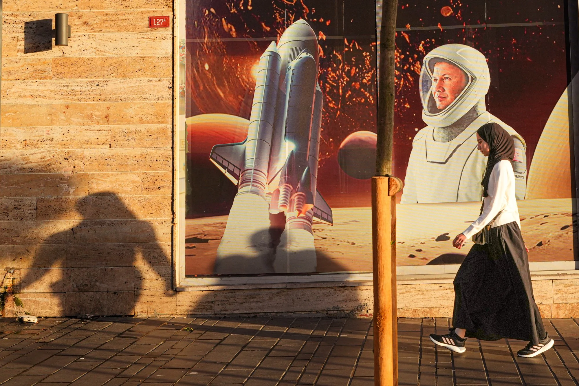 Série photo de Virginia Raoul sur les femmes à Istanbul. Série réalisée durant un voyage photo de Préludes, un workshop 100% dédié à la photo de rue et documentaire