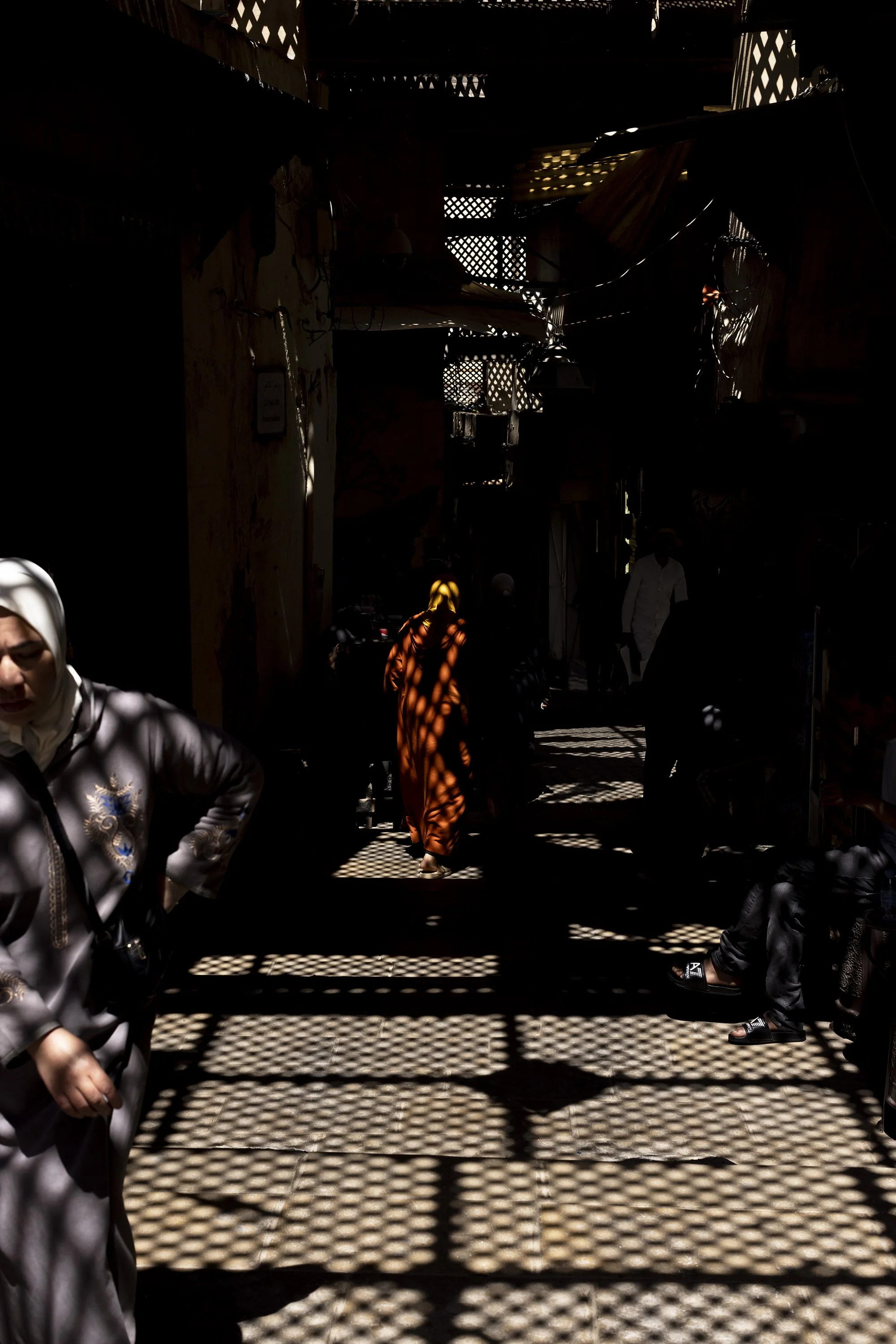 Série photo de Maria Eugenia Arbañil à Fès au Maroc durant un stage photo entre street et photographie documentaire, organisé par Préludes Photo