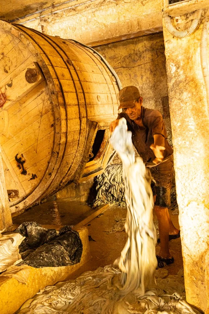 Série photo documentaire de la tannerie de Chouara à Fès