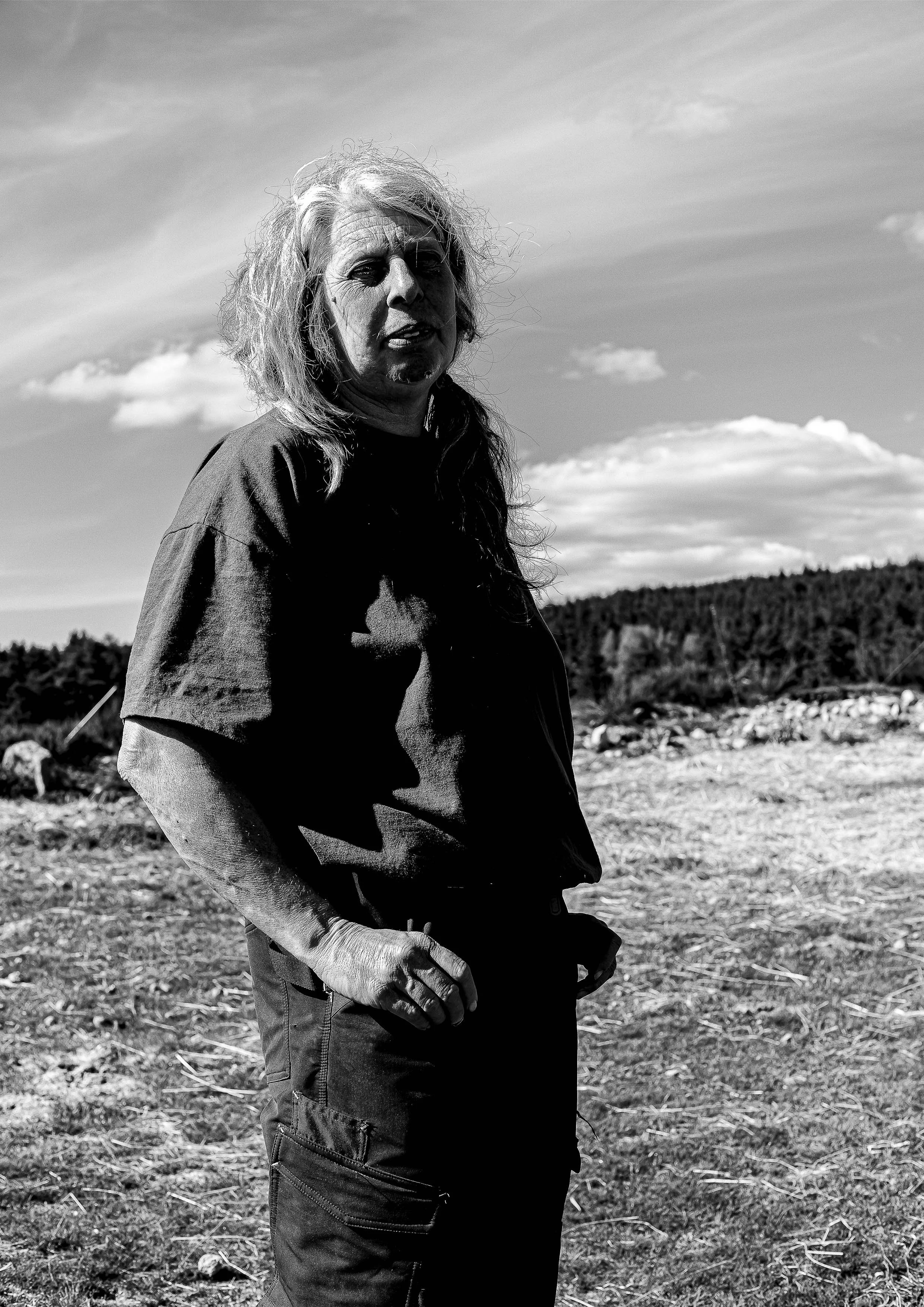 Portrait de la Lozère, capturant sa beauté rude, ses contrastes et l'omniprésence du vent. Photographie issue de la série de Jean-François Pighin, développée dans le cadre du mentorat photo en ligne de Préludes Photo.
