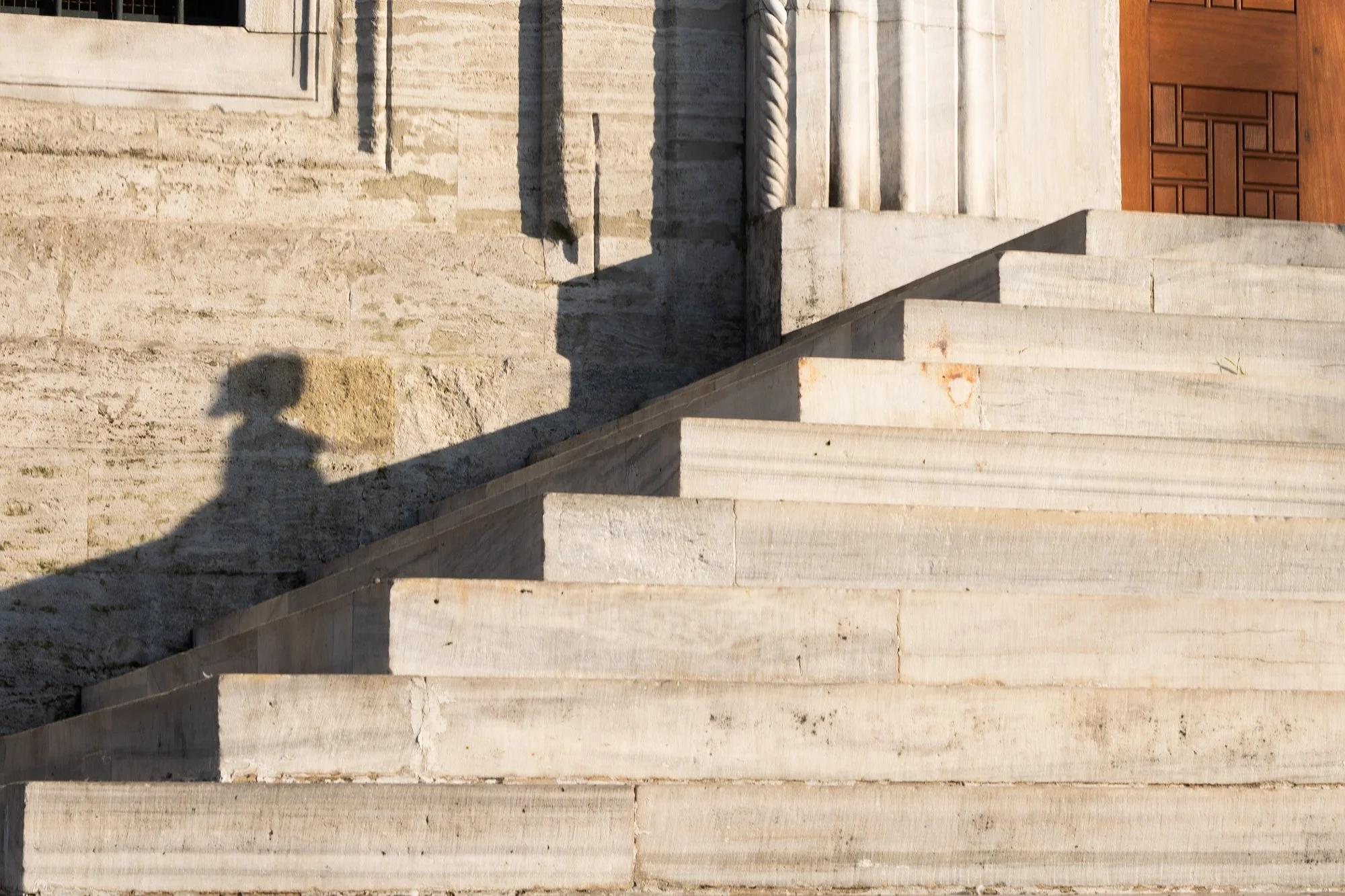 Série photo de Virginia Raoul sur les femmes à Istanbul. Série réalisée durant un voyage photo de Préludes, un workshop 100% dédié à la photo de rue et documentaire