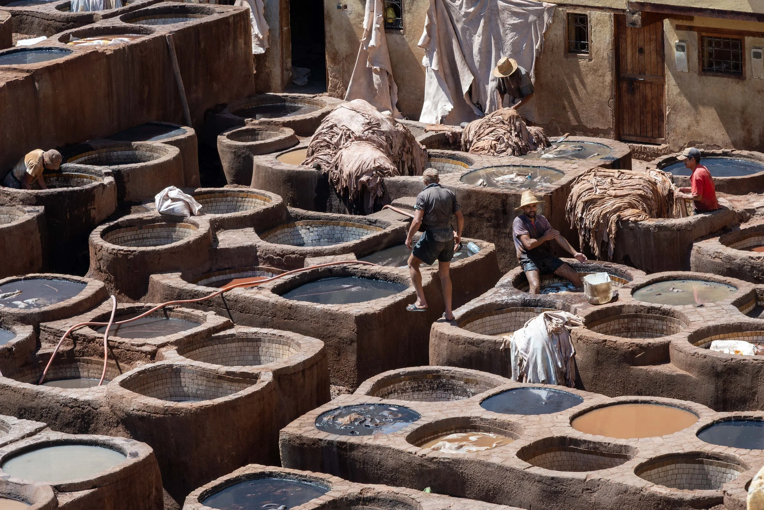 Série photo documentaire de la tannerie de Chouara à Fès