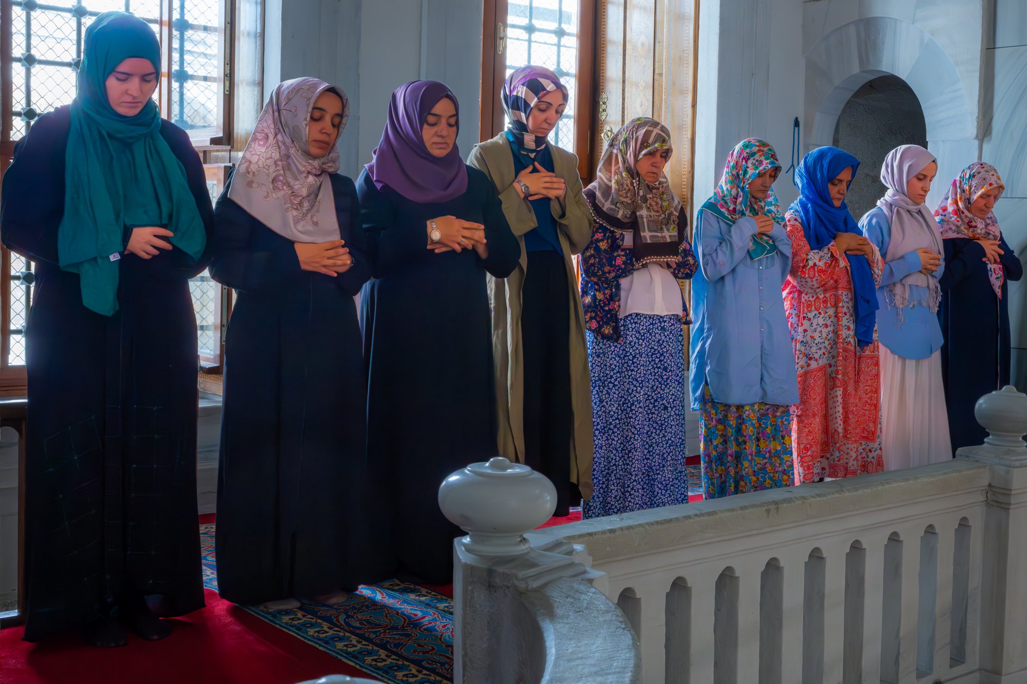 Série photo de Virginia Raoul sur les femmes à Istanbul. Série réalisée durant un voyage photo de Préludes, un workshop 100% dédié à la photo de rue et documentaire