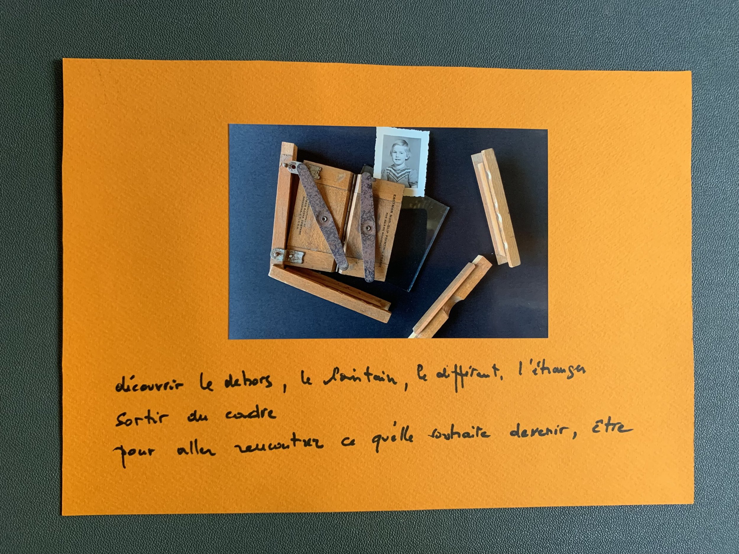 Projet photo de Nelly Mourier-Grenier autour de la mémoire et des archives familiales dans une formation photo en ligne documentaire autour de la narration et de la matérialité dans la photographie plastique.
