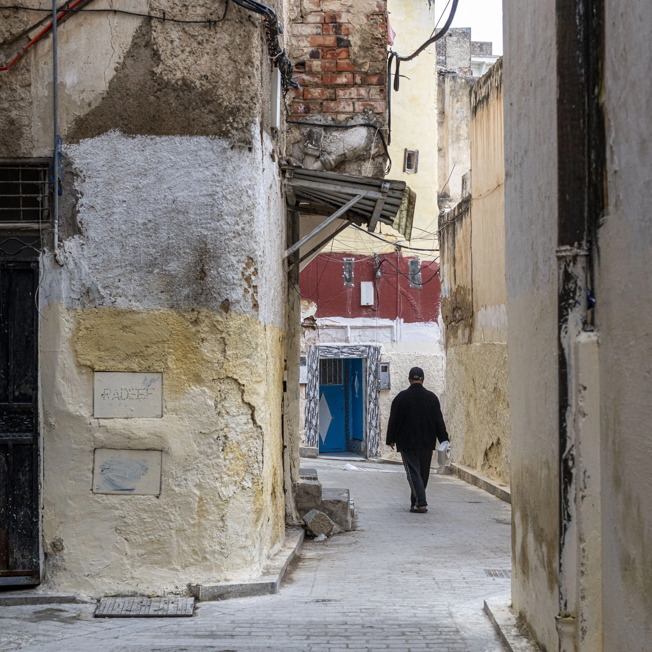 Série photo de Philippe Alliel à Fès au Maroc durant un stage photo entre street et photographie documentaire, organisé par Préludes Photo