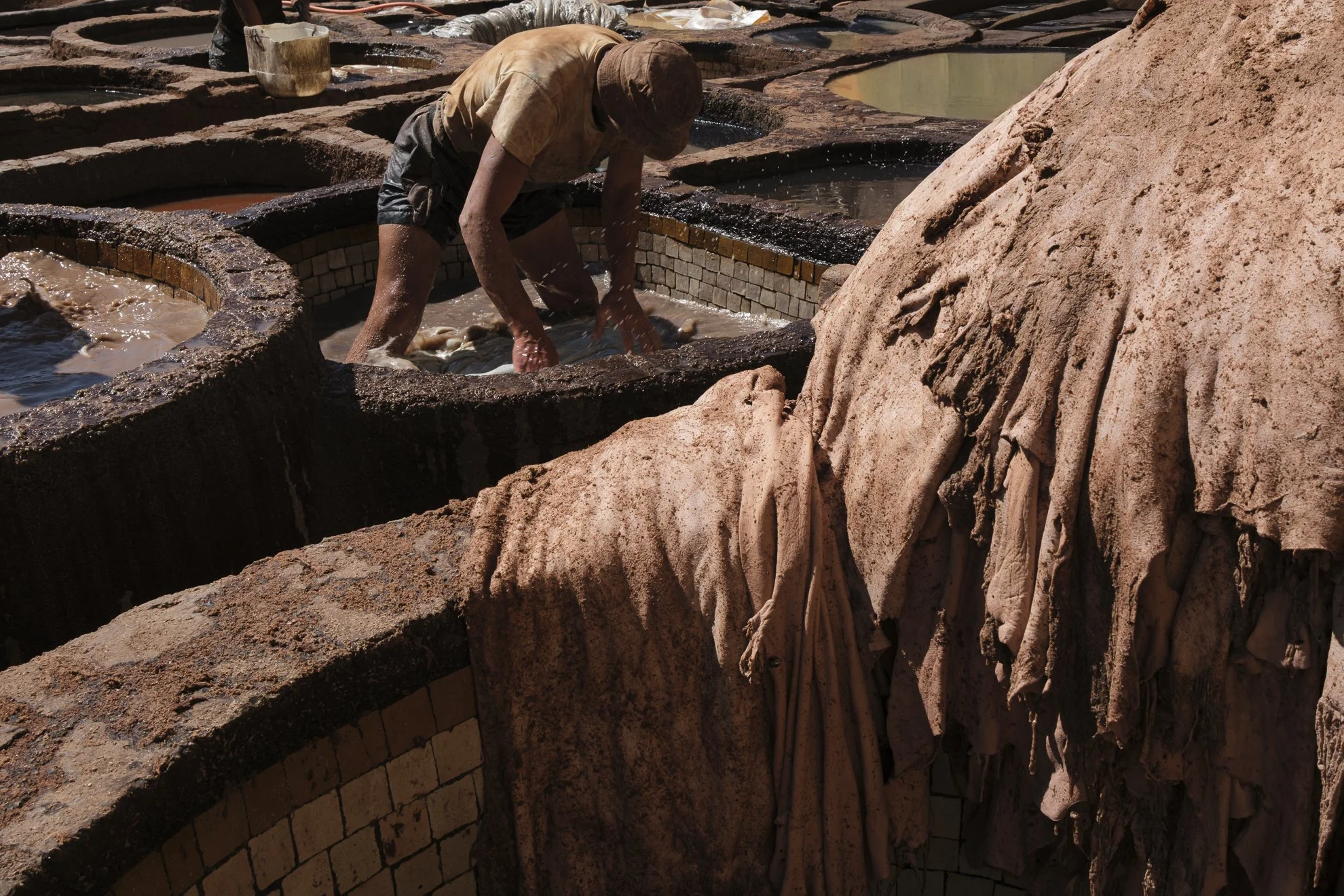 Série photo documentaire de la tannerie de Chouara à Fès