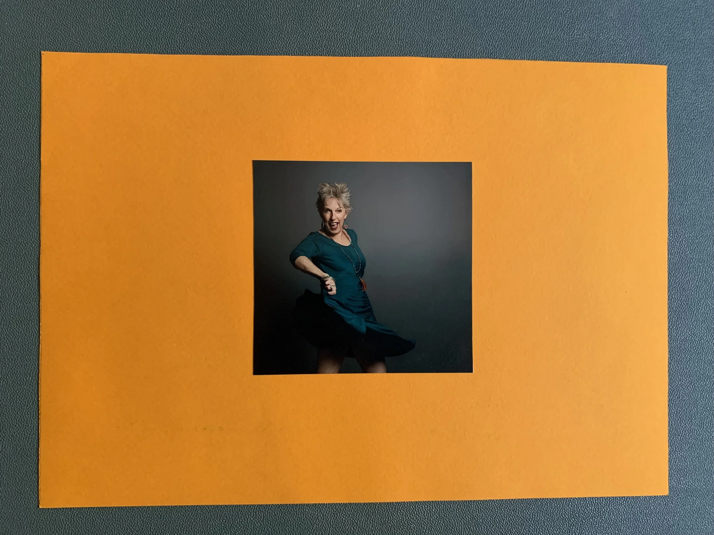 Projet photo de Nelly Mourier-Grenier autour de la mémoire et des archives familiales dans une formation photo en ligne documentaire autour de la narration et de la matérialité dans la photographie plastique.