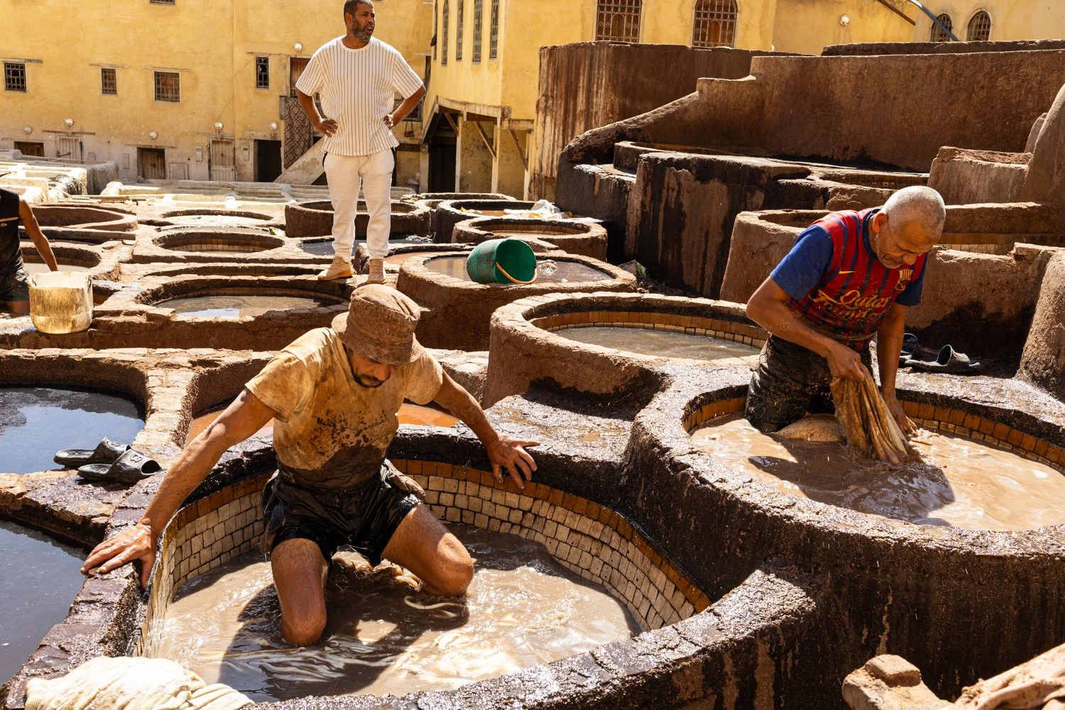 Série photo documentaire de la tannerie de Chouara à Fès