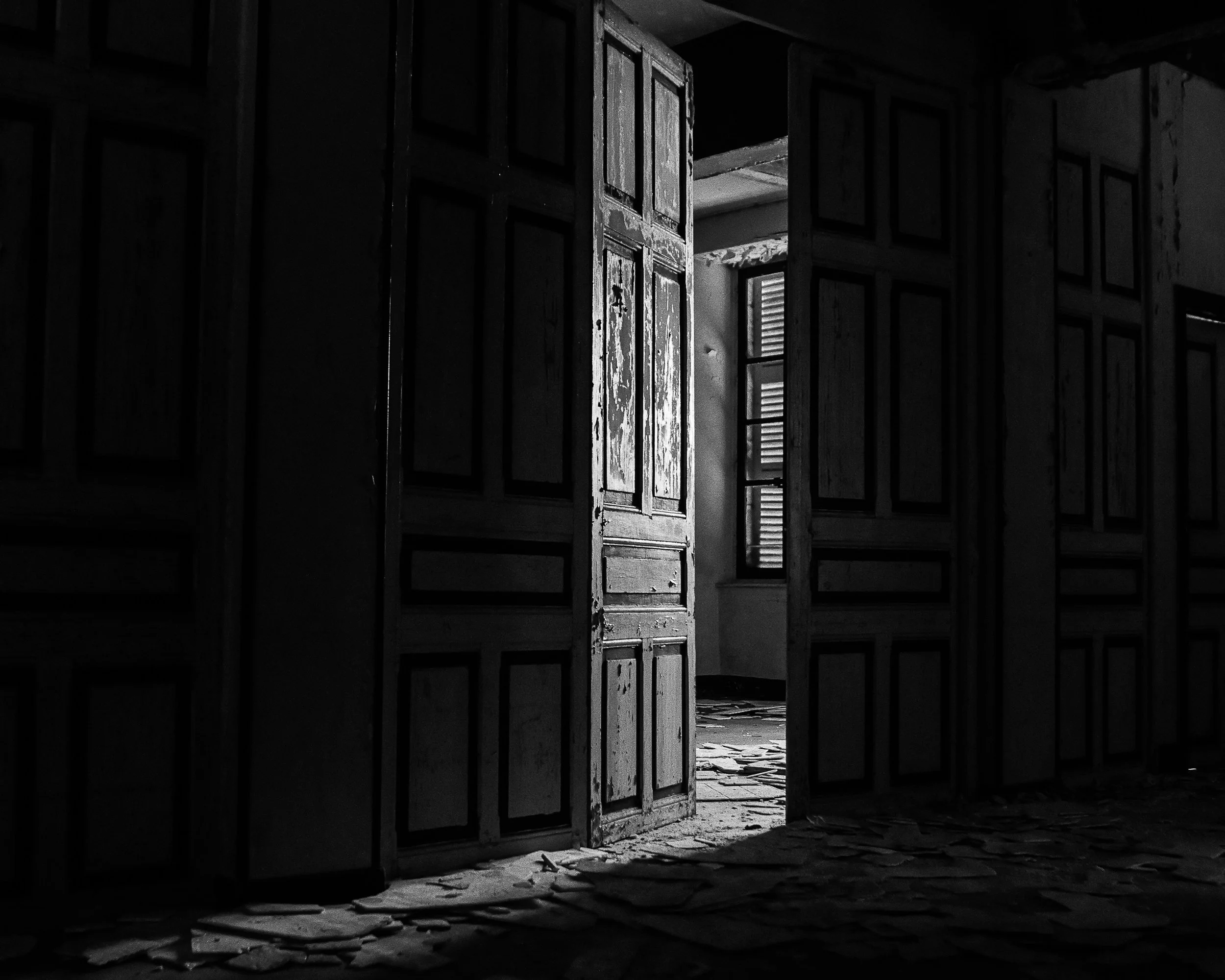 Photographie évoquant l'errance, les souvenirs et la nostalgie. Photographie issue de la série "In Between Days" de Christophe Daviau, développée dans le cadre du mentorat photo en ligne de Préludes Photo.