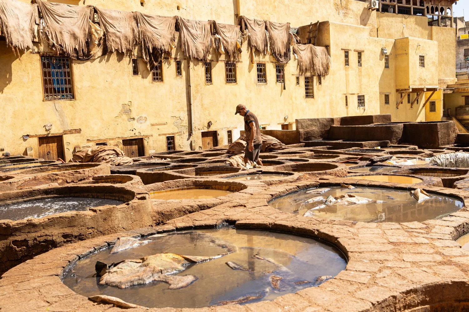 Série photo documentaire de la tannerie de Chouara à Fès