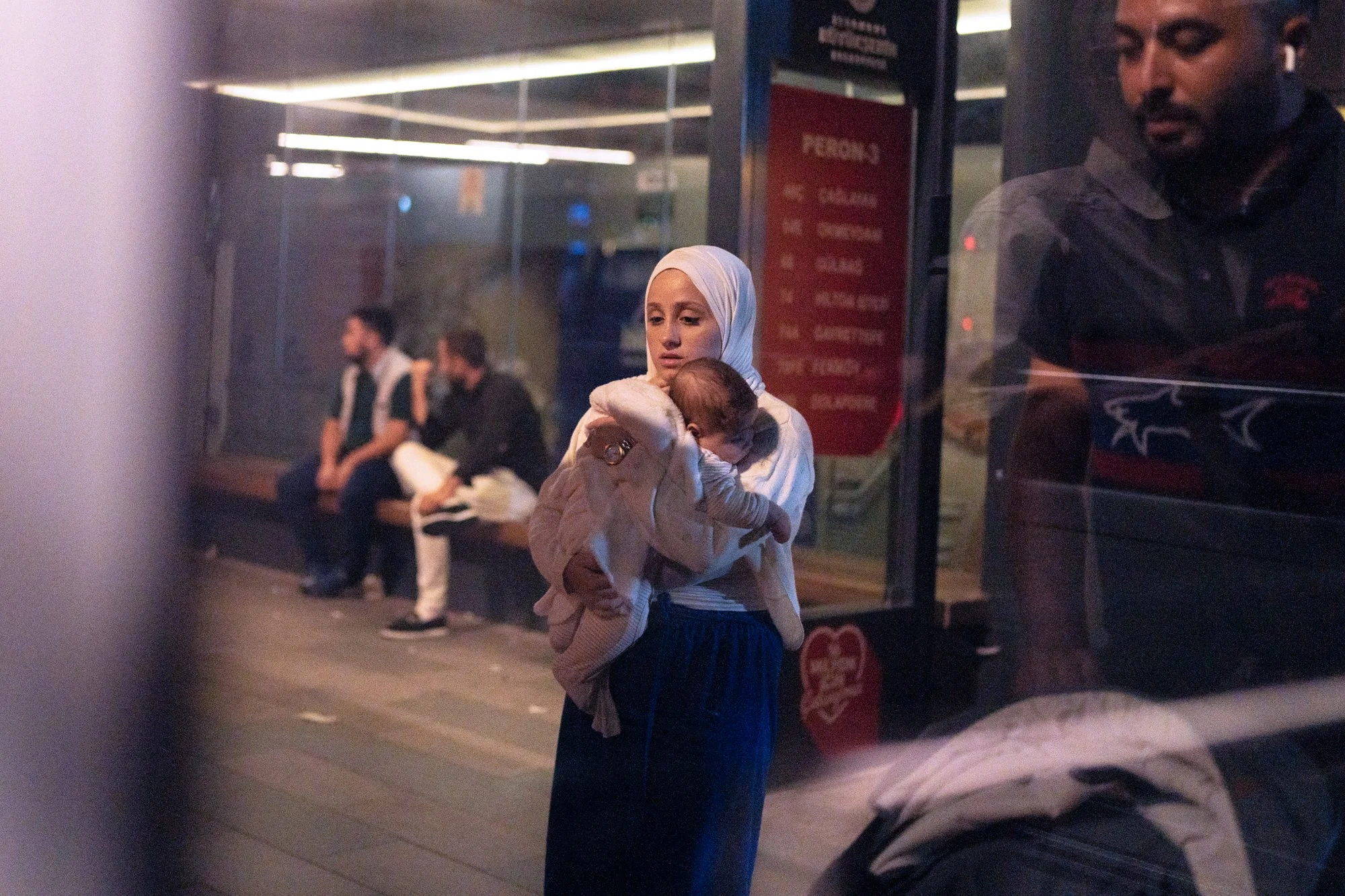 Série photo de Virginia Raoul sur les femmes à Istanbul. Série réalisée durant un voyage photo de Préludes, un workshop 100% dédié à la photo de rue et documentaire