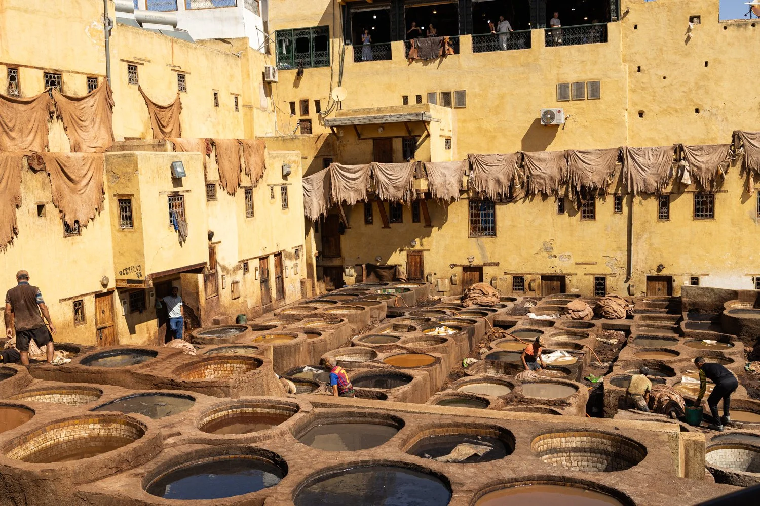 Série photo documentaire de la tannerie de Chouara à Fès